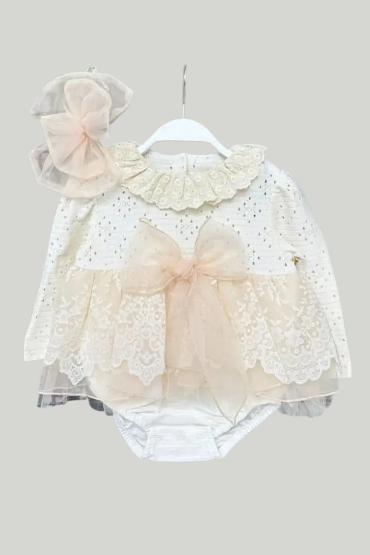 Fiyonk Detaylı Üstü Triko Altı Tül Kız Bebek Elbise