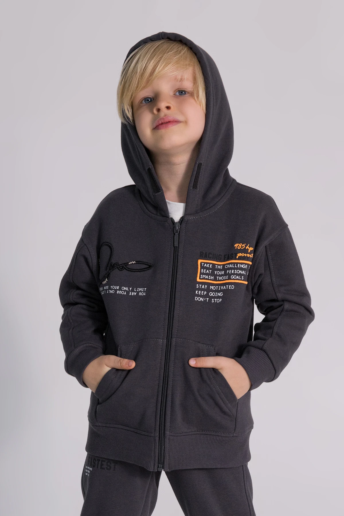 Önü Sırtı Baskılı Fermuar Kapamalı Kapüşonlu Erkek Çocuk Hırka