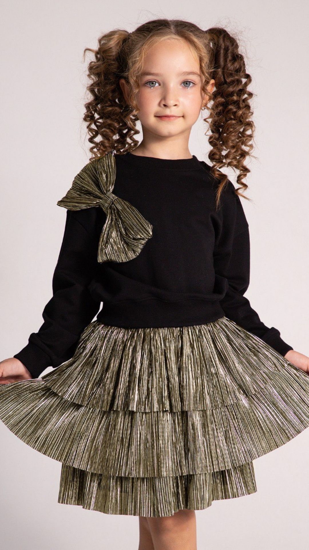 Parlak Kat Kat Etekli Sweat Önü Fiyonk Detaylı Kız Çocuk Etekli Takım