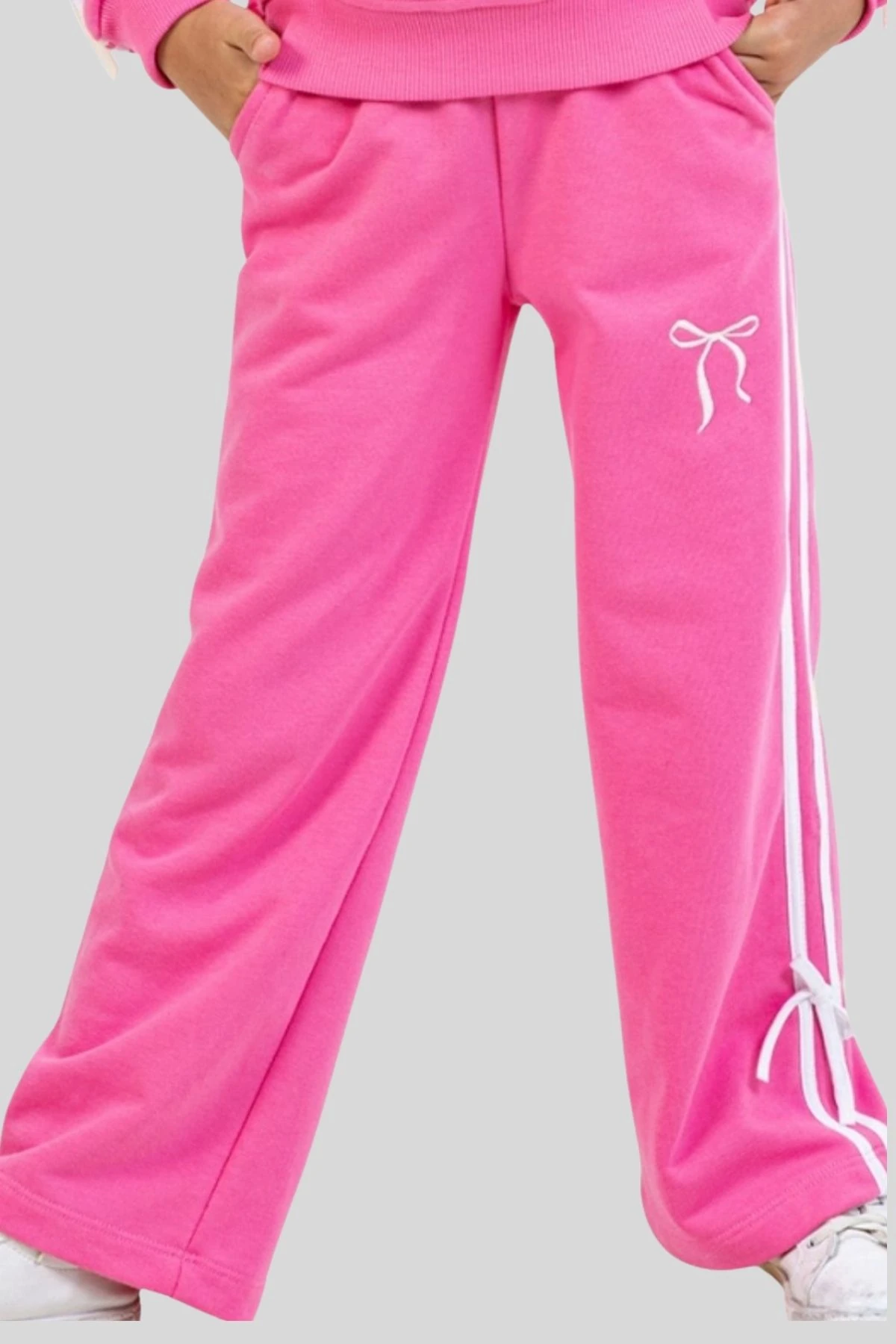Kız Çocuk Fiyonk Detaylı Eşofman Altı – Rahat Kalıp, Yan Şeritli, Günlük Spor Pantolon