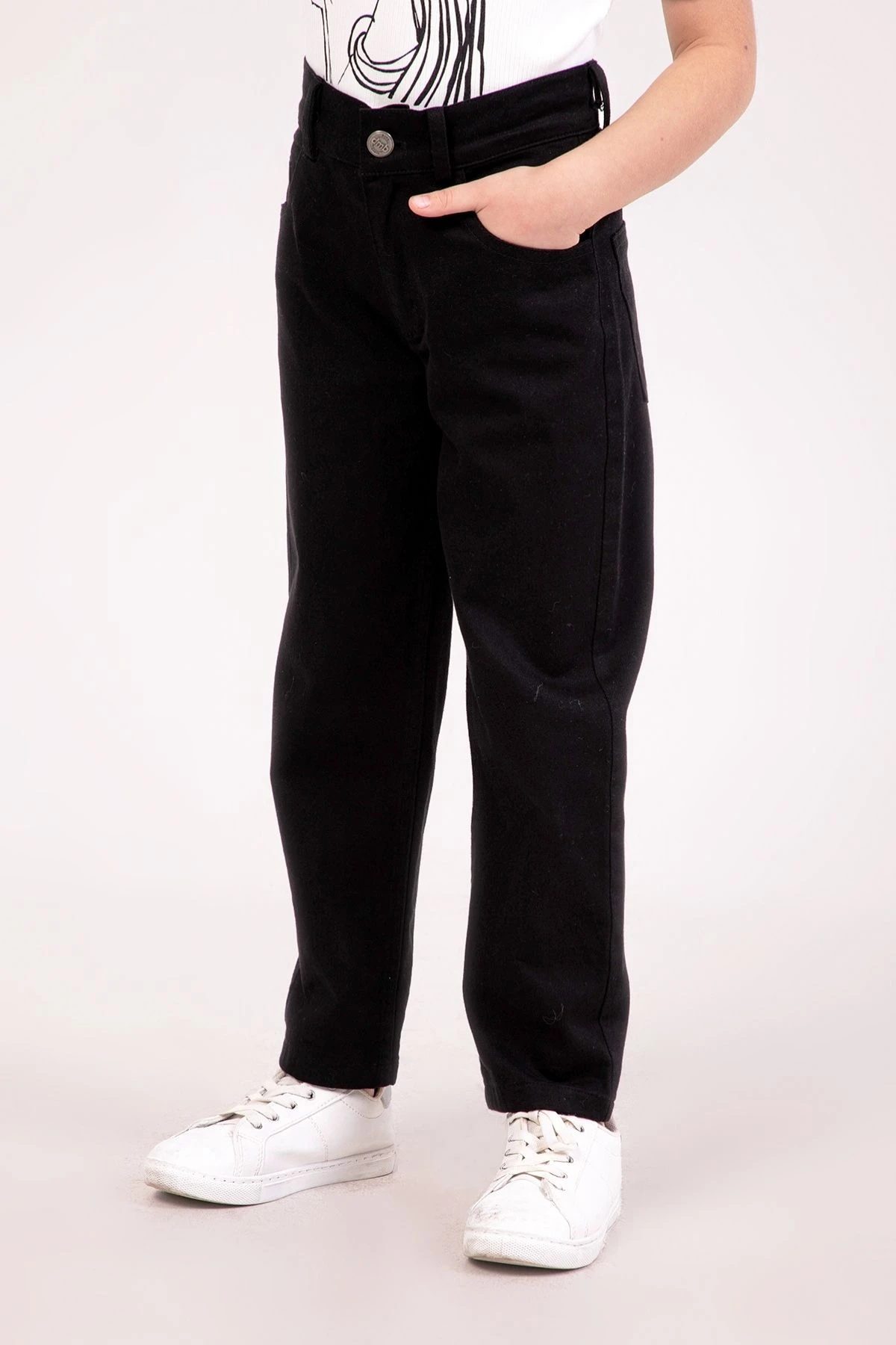 Kız Çocuk Düz Renk Pantolon – Beyaz, Siyah ve Kırmızı