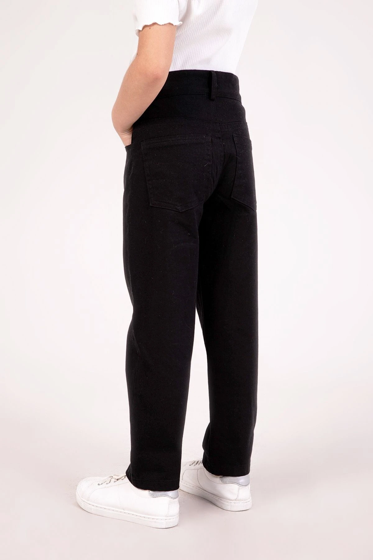 Kız Çocuk Düz Renk Pantolon – Beyaz, Siyah ve Kırmızı