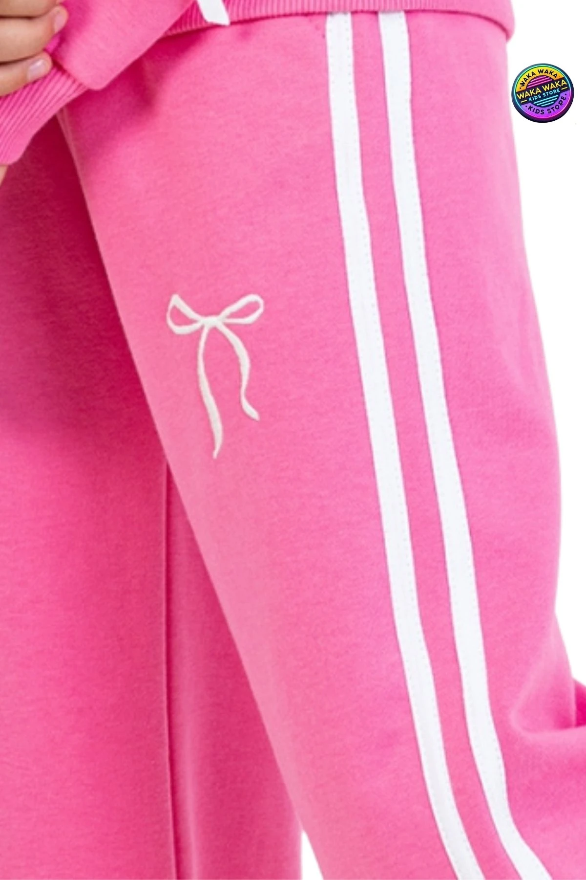 Kız Çocuk Fiyonk Detaylı Eşofman Altı – Rahat Kalıp, Yan Şeritli, Günlük Spor Pantolon