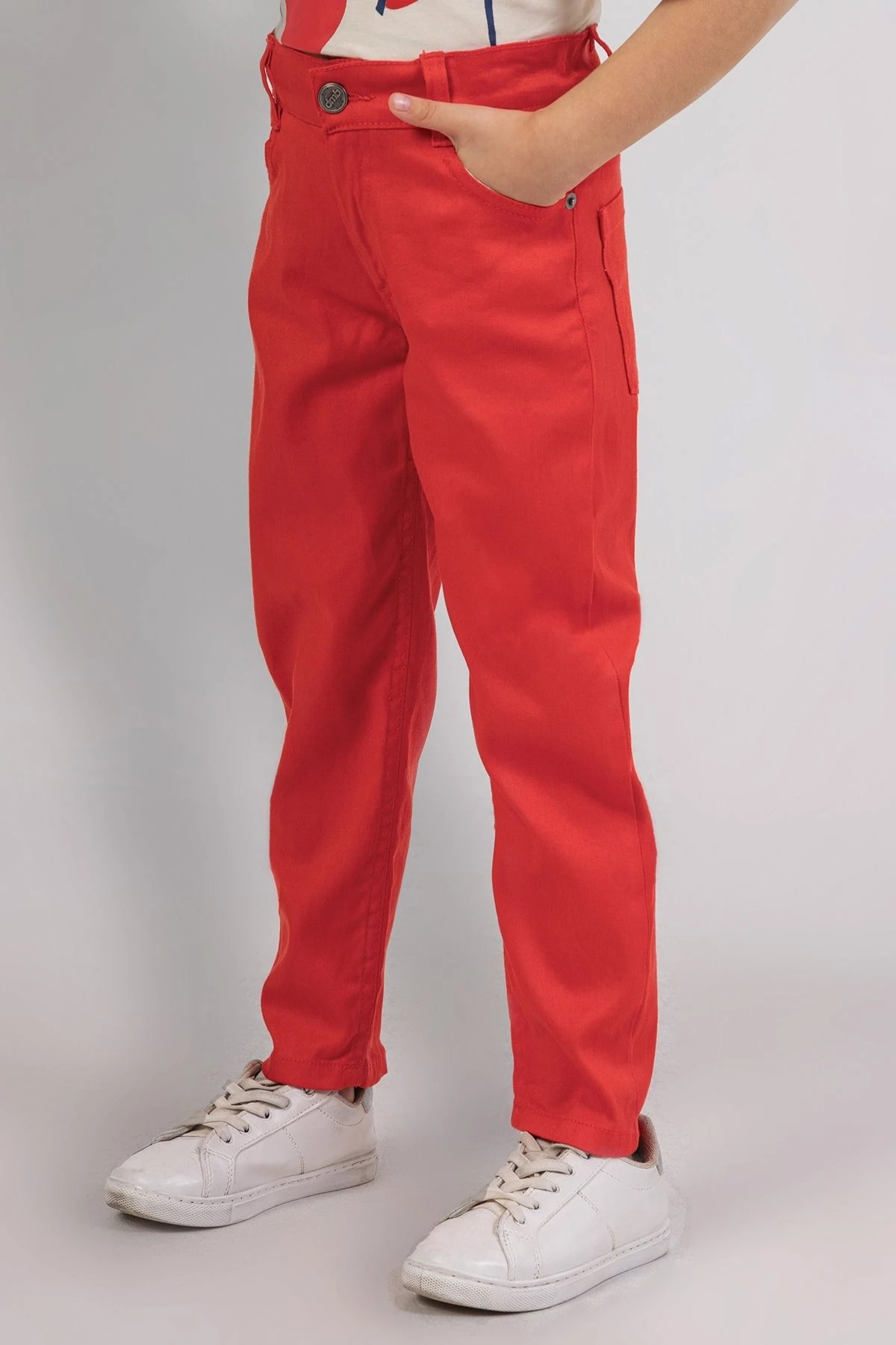 Kız Çocuk Düz Renk Pantolon – Beyaz, Siyah ve Kırmızı