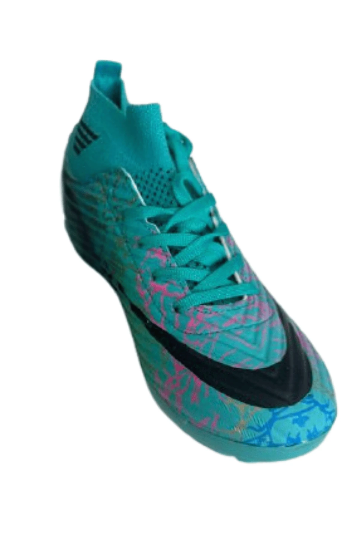 Turkuaz Siyah Detaylı Halı Saha Ayakkabıs Performans ve Stil