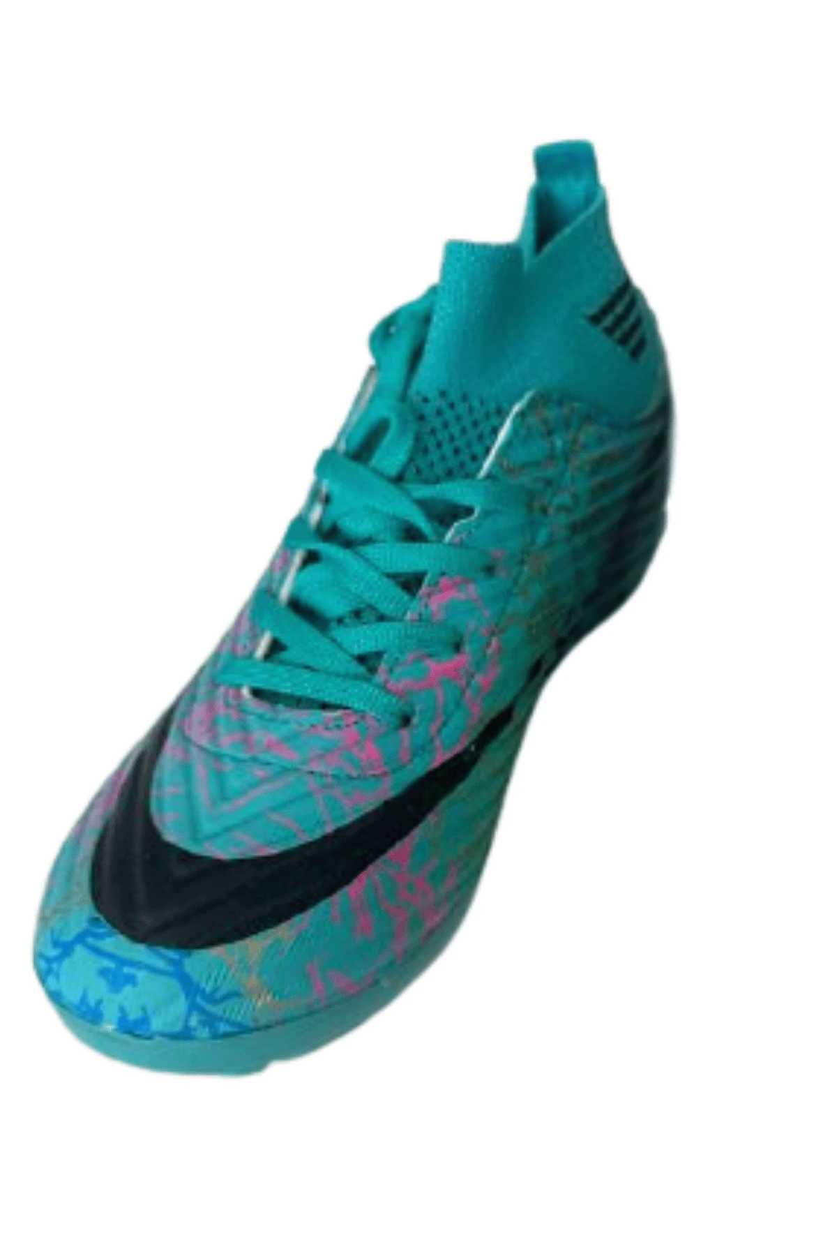 Turkuaz Siyah Detaylı Halı Saha Ayakkabıs Performans ve Stil