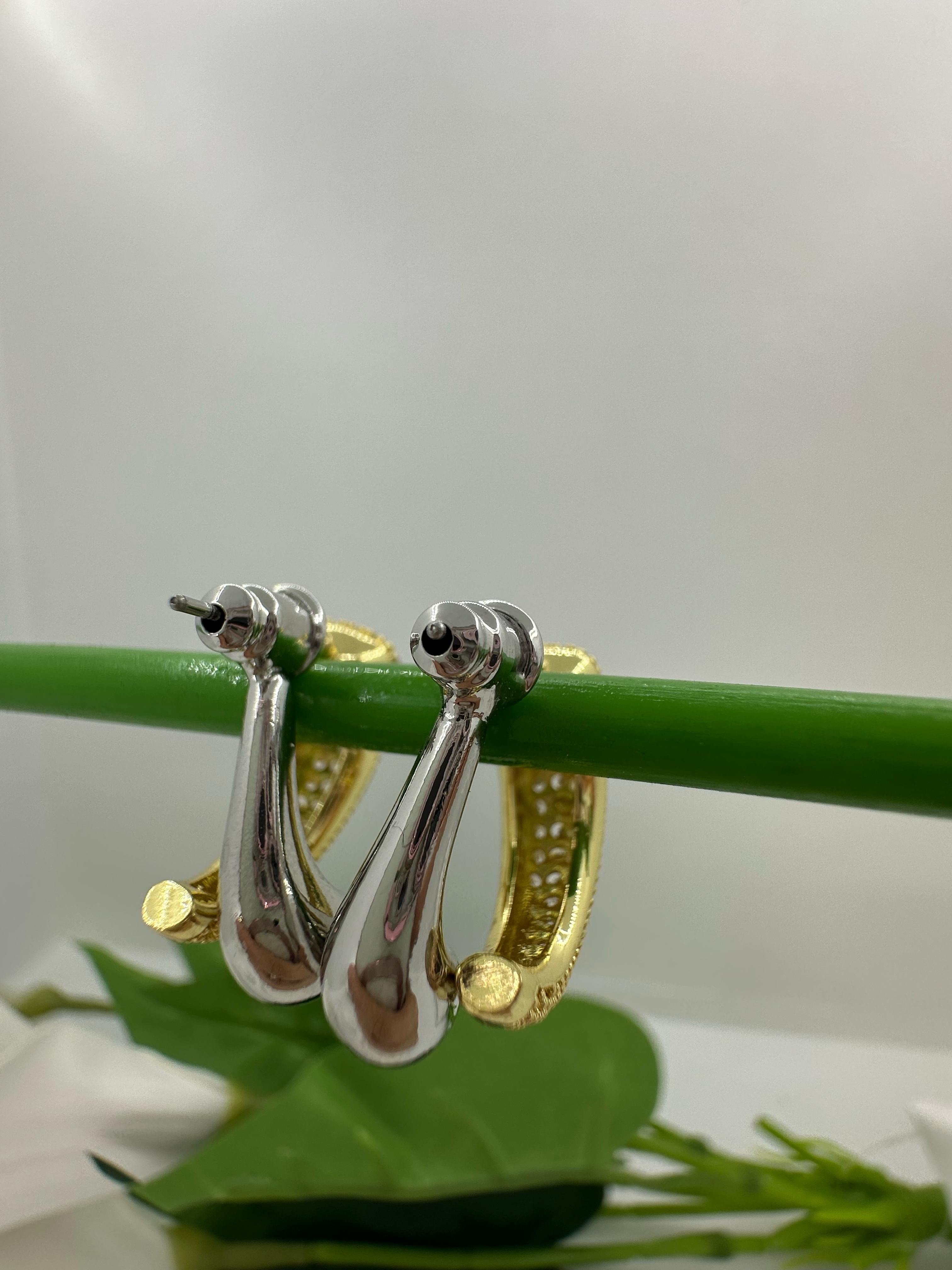 Kadın Gold & Gümüş Renk Zirkon Taşlı Çelik Küpe