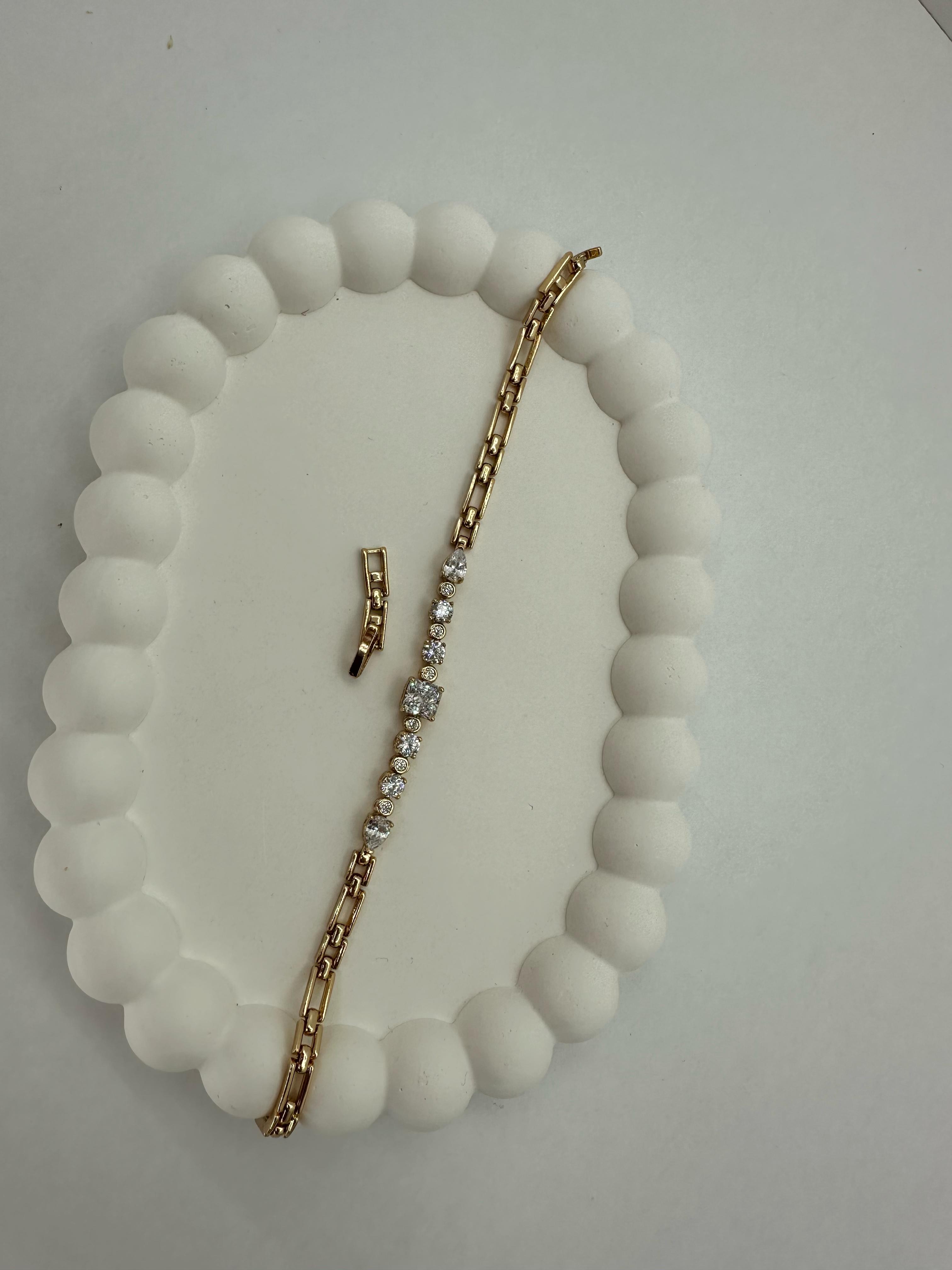 Xuping Gold Sıralı Baget Taşlı Bileklik