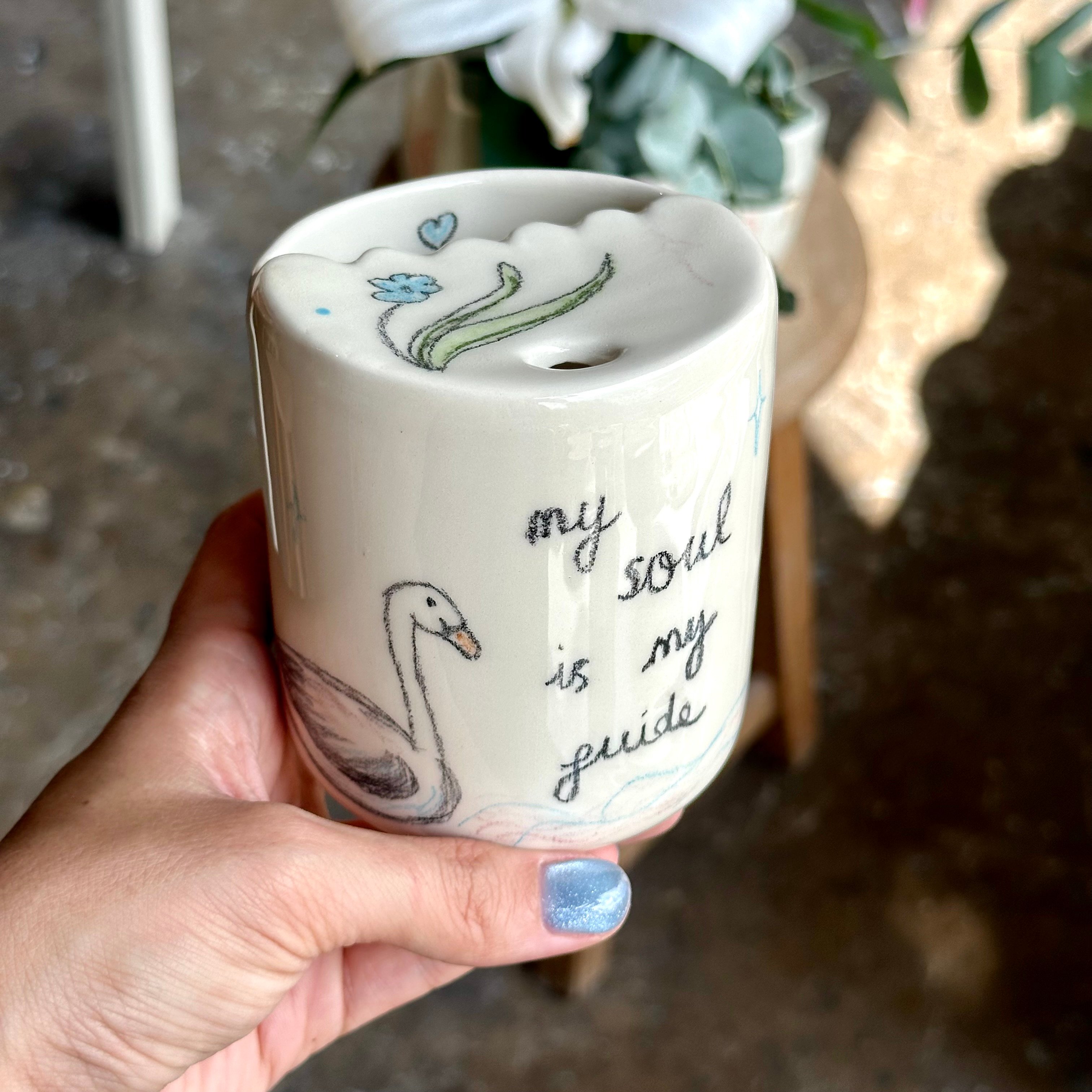 Swan to go cup