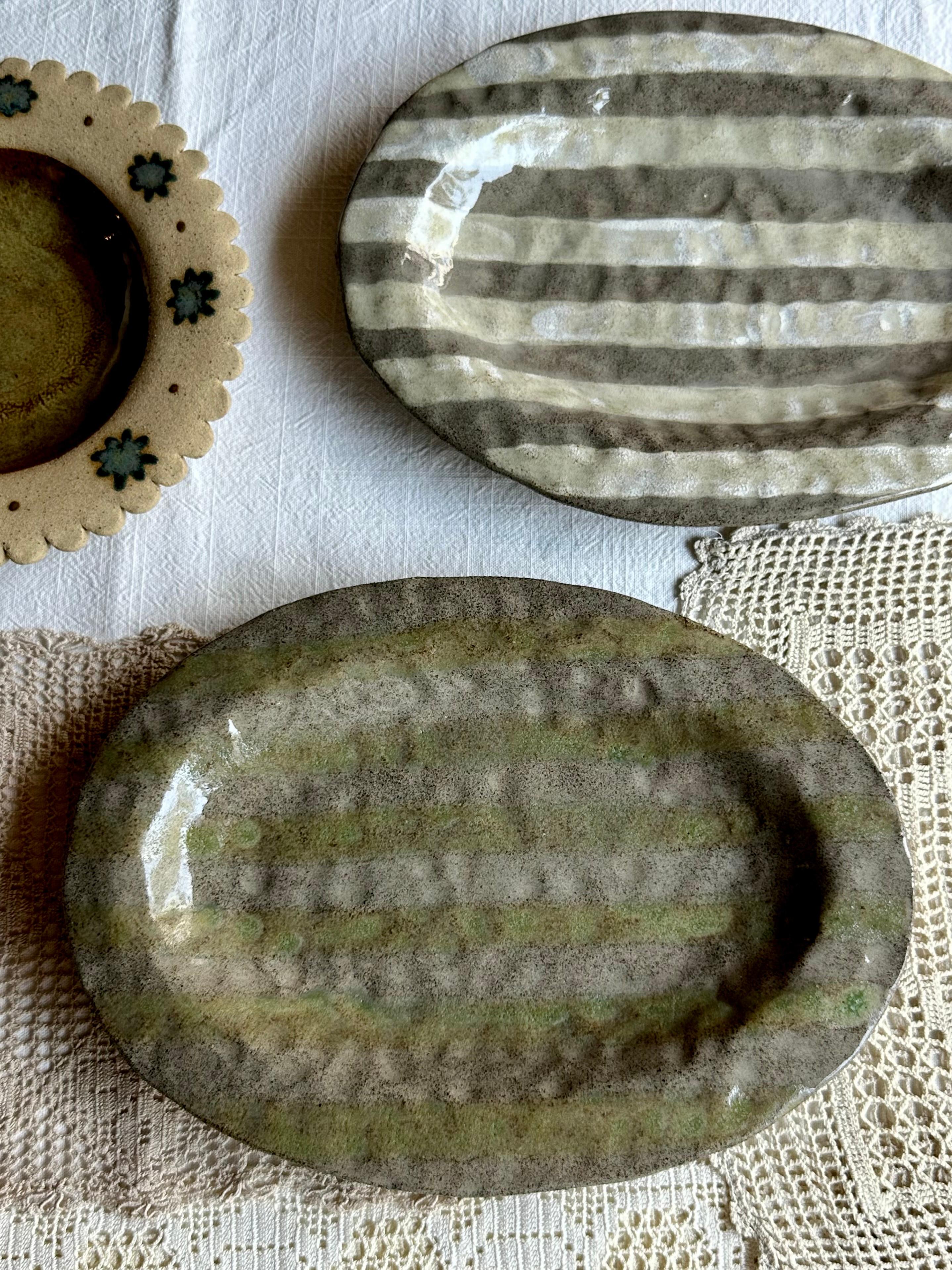 Çizgili oval tabak