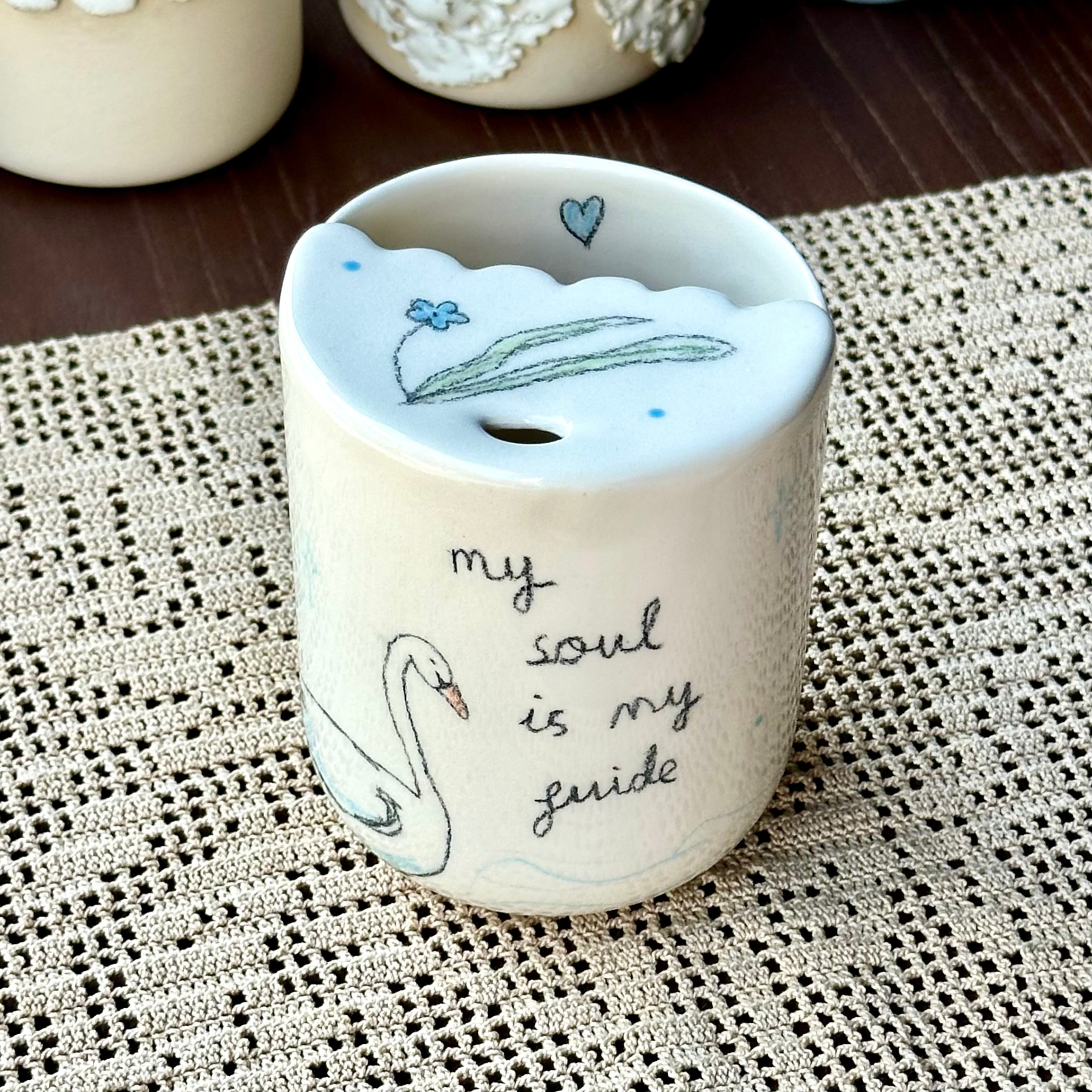 Swan to go cup