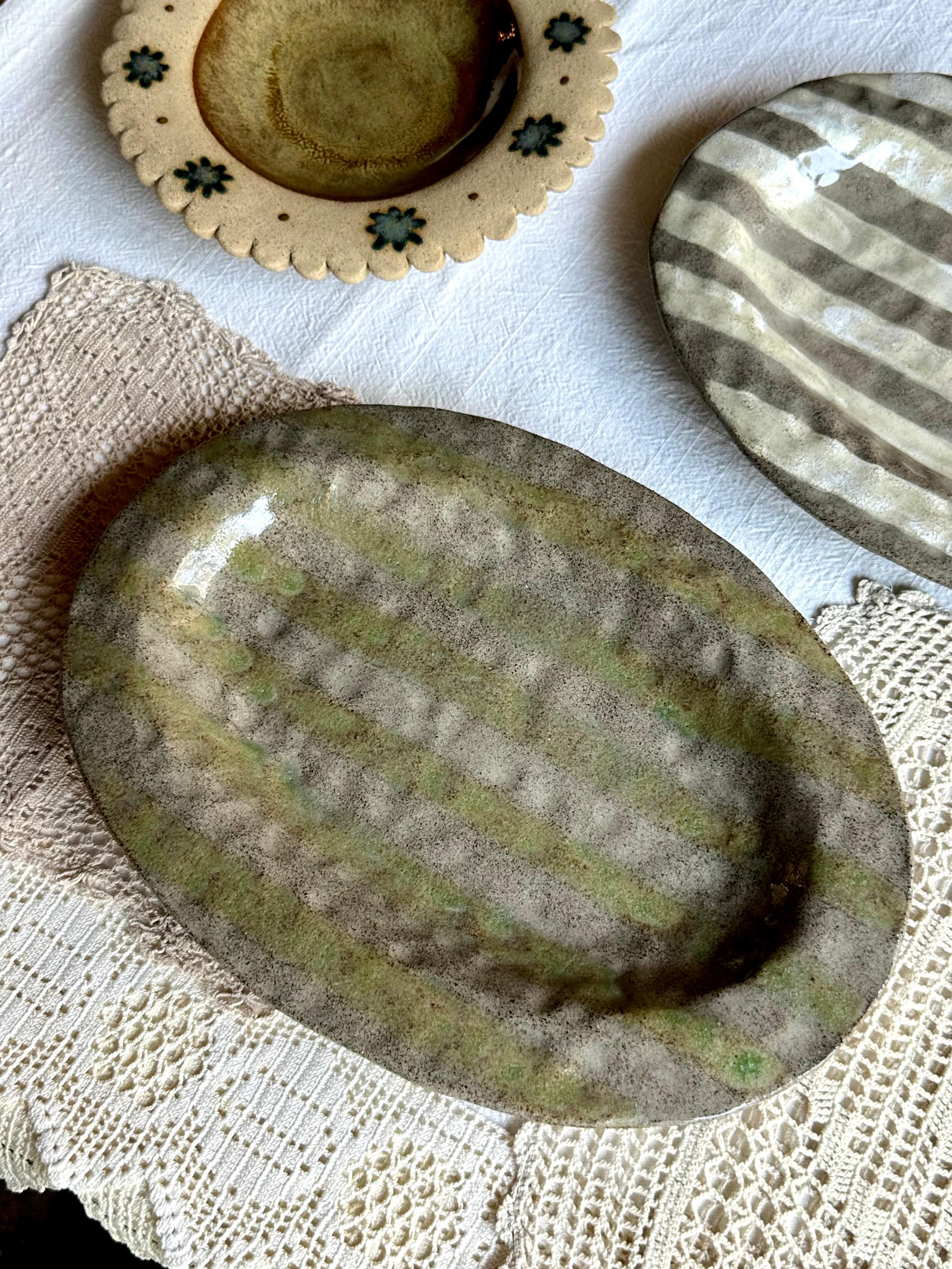 Çizgili oval tabak