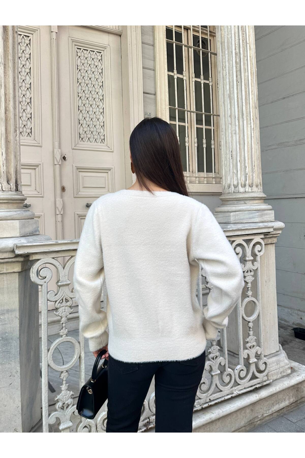Yumoş Düğme Detaylı Kadın Triko Hırka