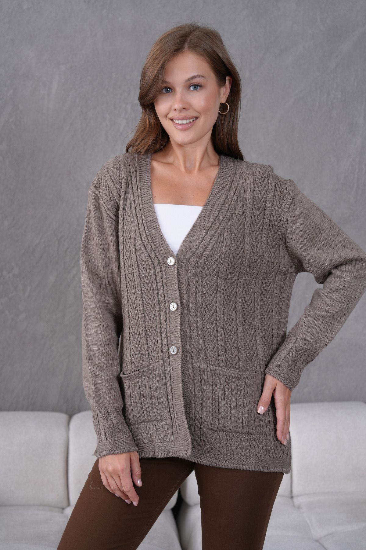 Triko Kadın Anne Yün İşlemeli Hırka