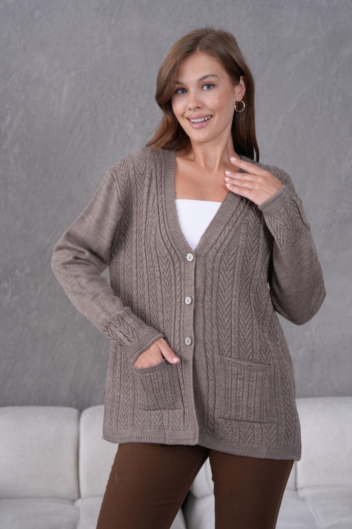 Triko Kadın Anne Yün İşlemeli Hırka