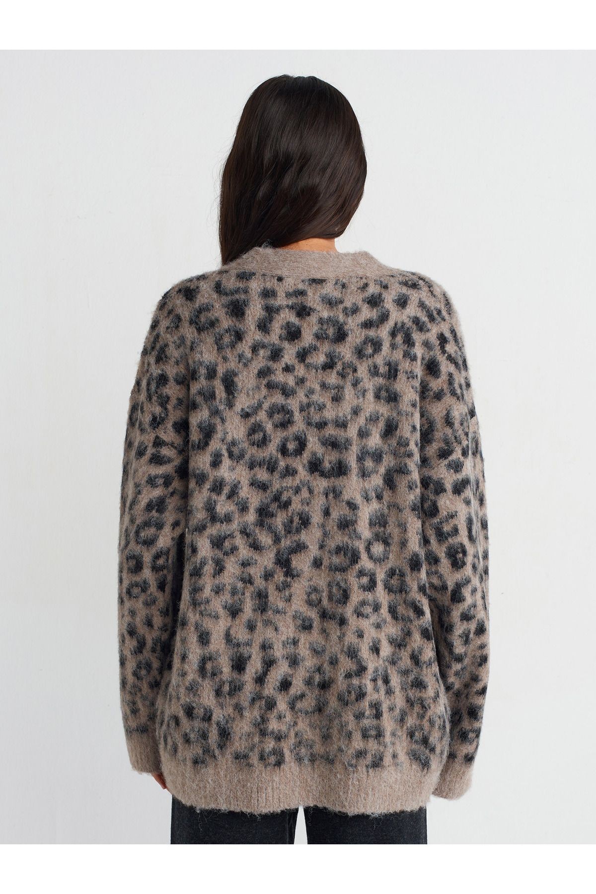 Leopar Desen V yaka Hırka