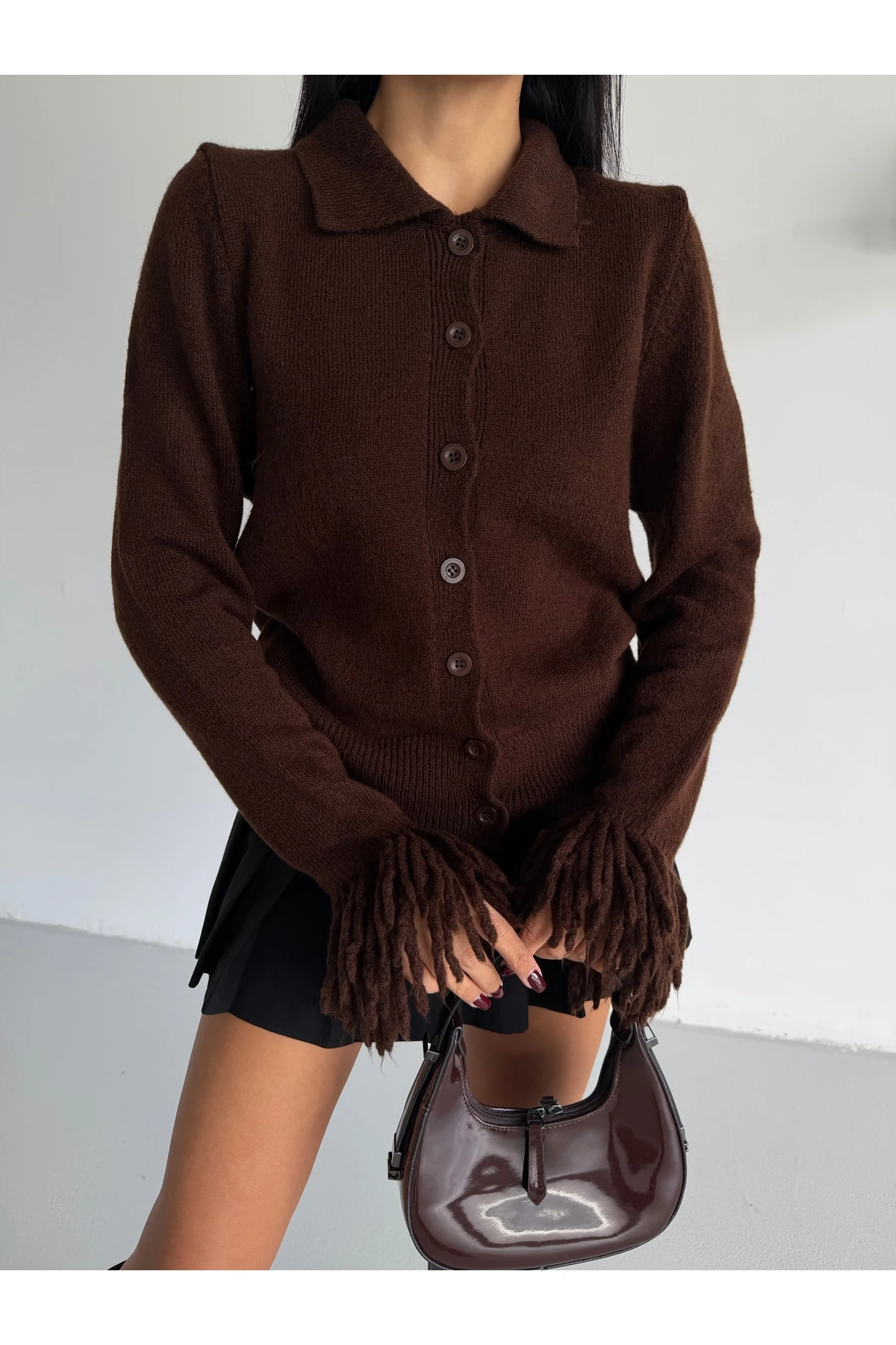 Kolları Püsküllü Yumoş Kadın Hırka