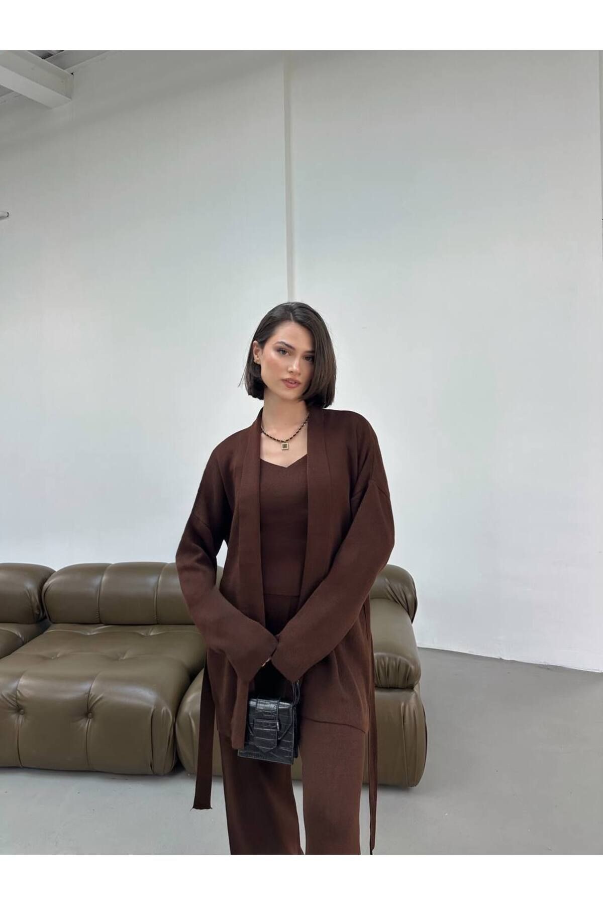 Kuşak Detaylı Triko 3'lü Hırka Takım