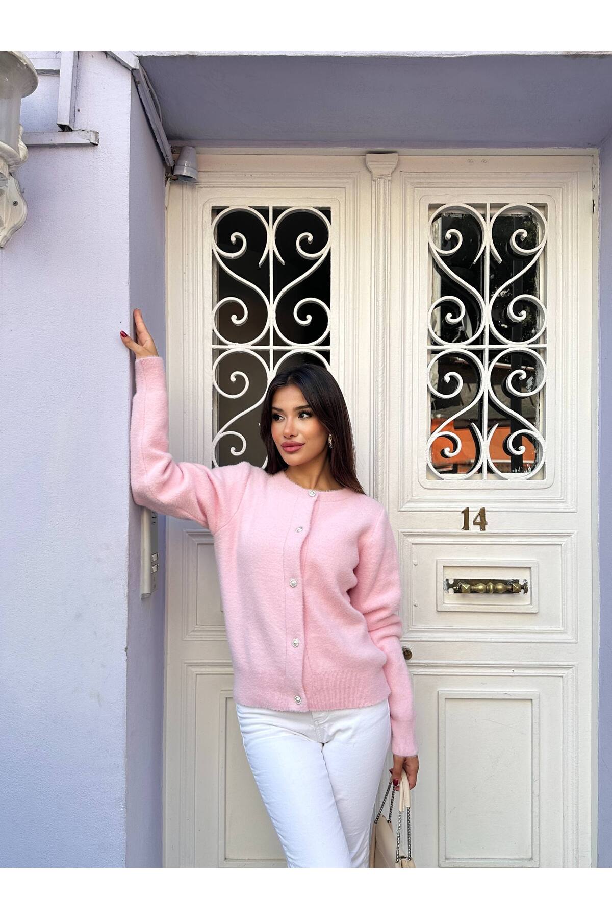 Yumoş Düğme Detaylı Kadın Triko Hırka