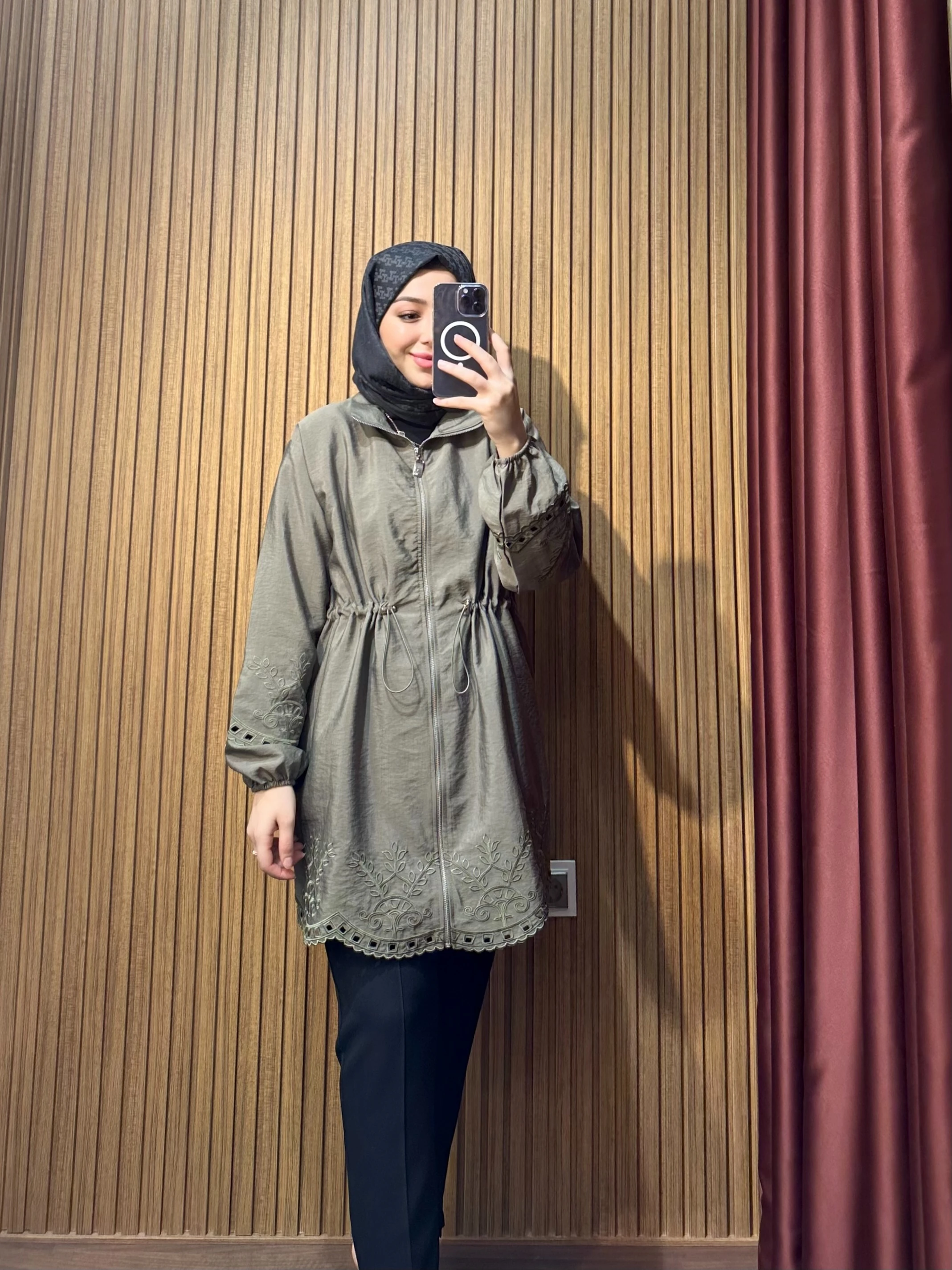 Nakış İşlemeli Kap - Haki