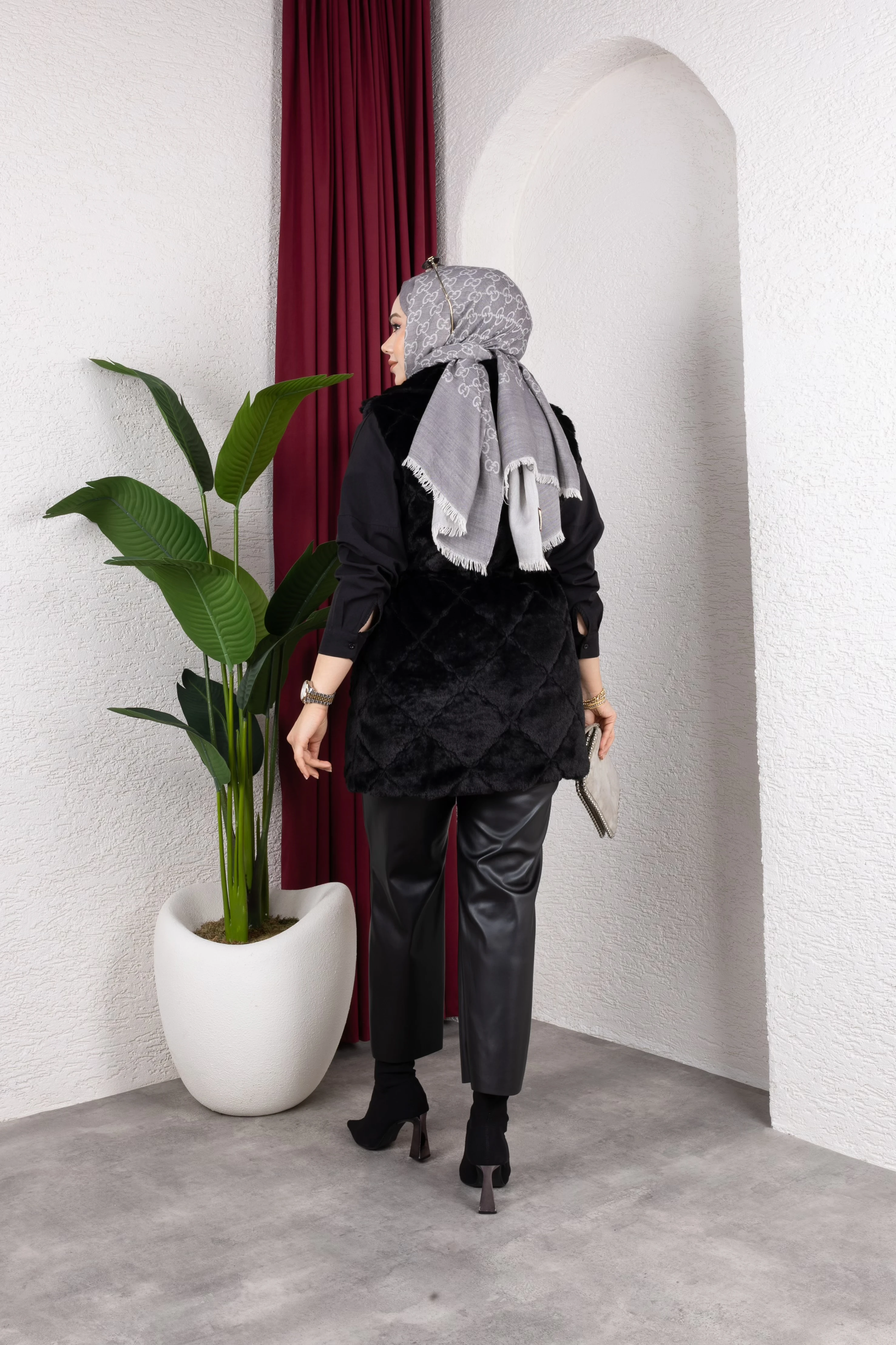 Beli Büzgülü Kürk Yelek