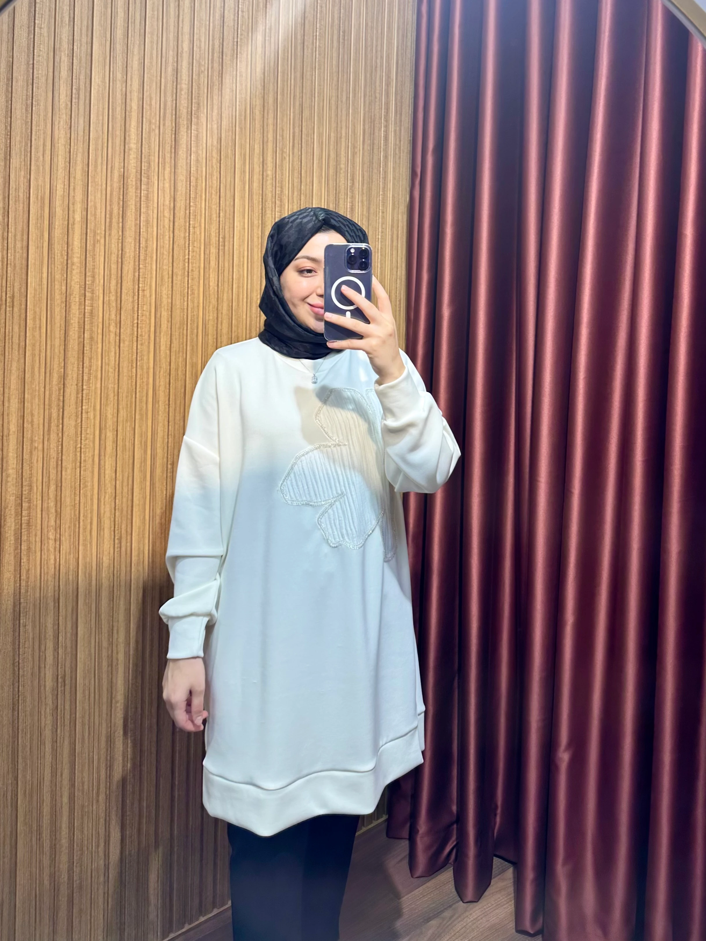 Premium İşlemeli Sweat - Beyaz