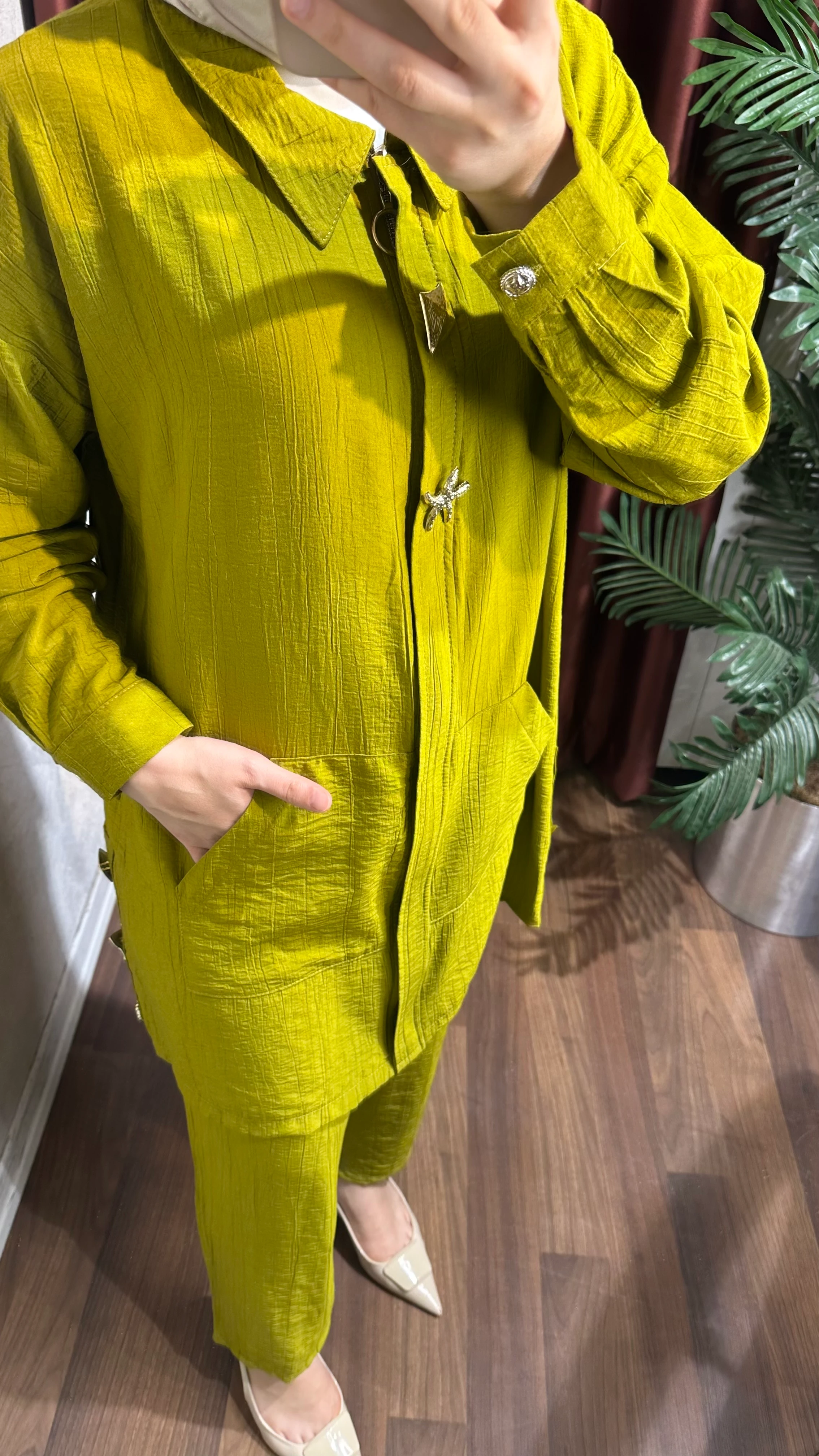 Güneş Broşlu Takım