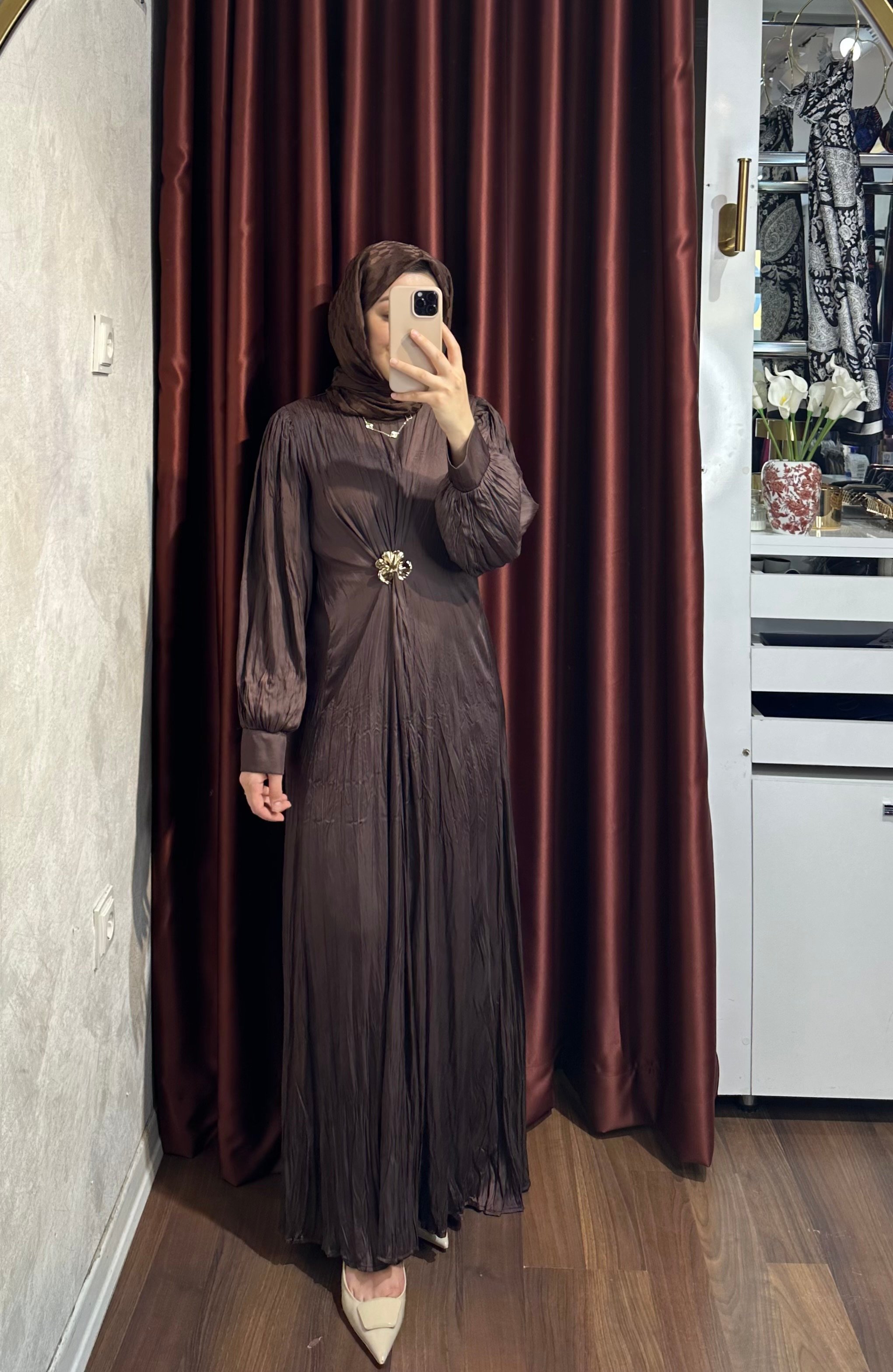 Romantic Broşlu Elbise