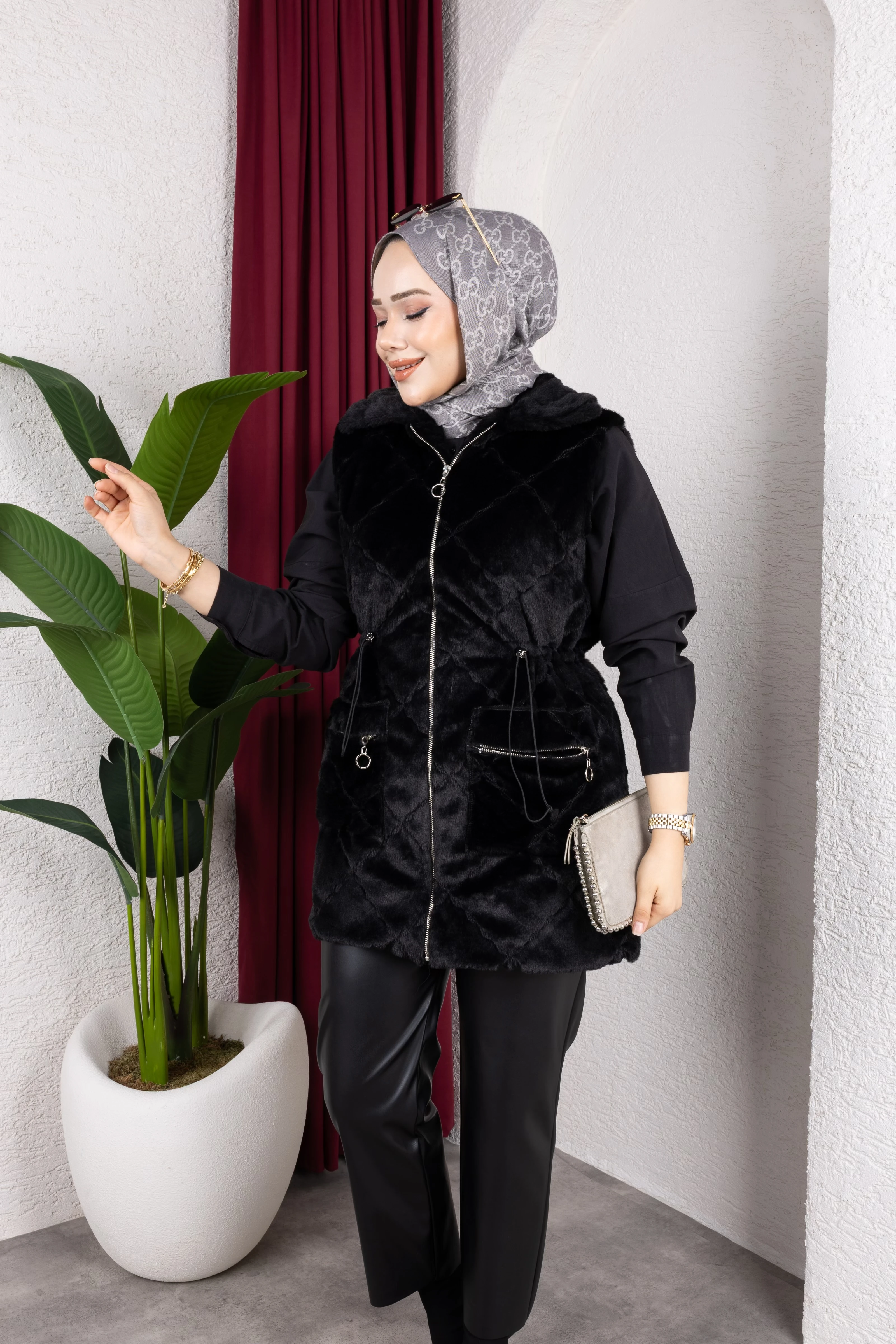 Beli Büzgülü Kürk Yelek - Siyah