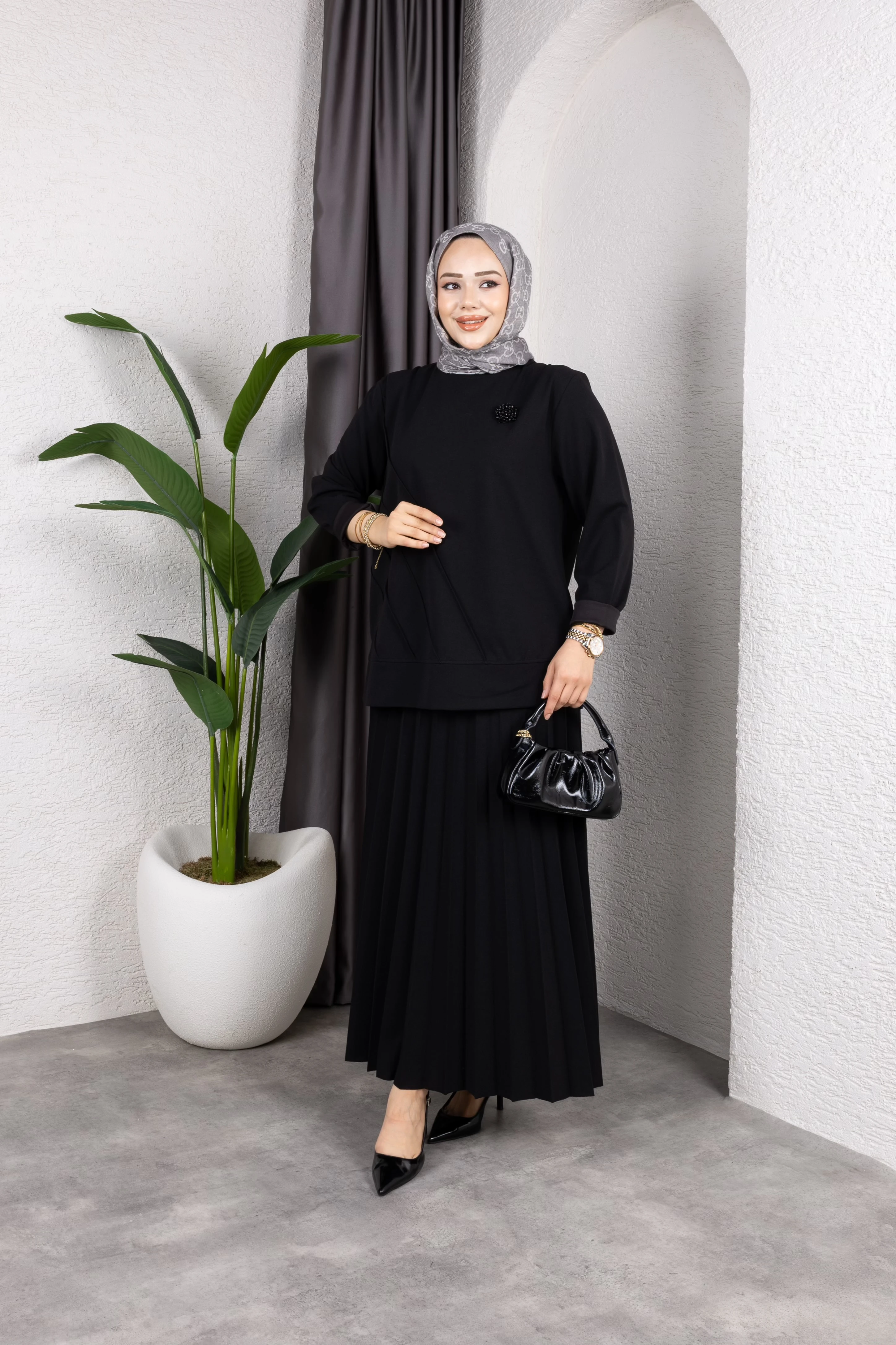 Broşlu Krep Etek Takım