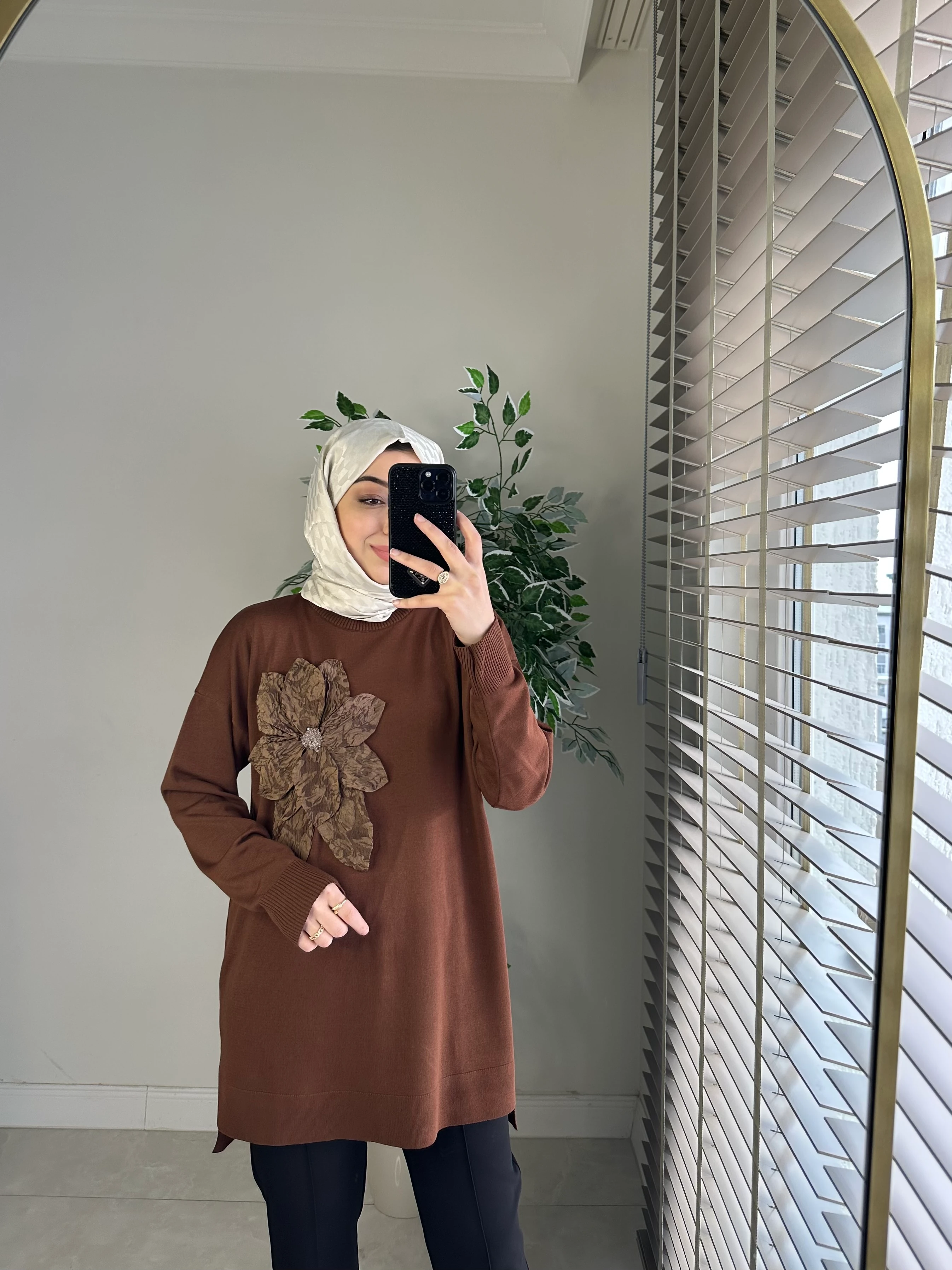 Gül Detaylı Merserize Tunik - Kahve