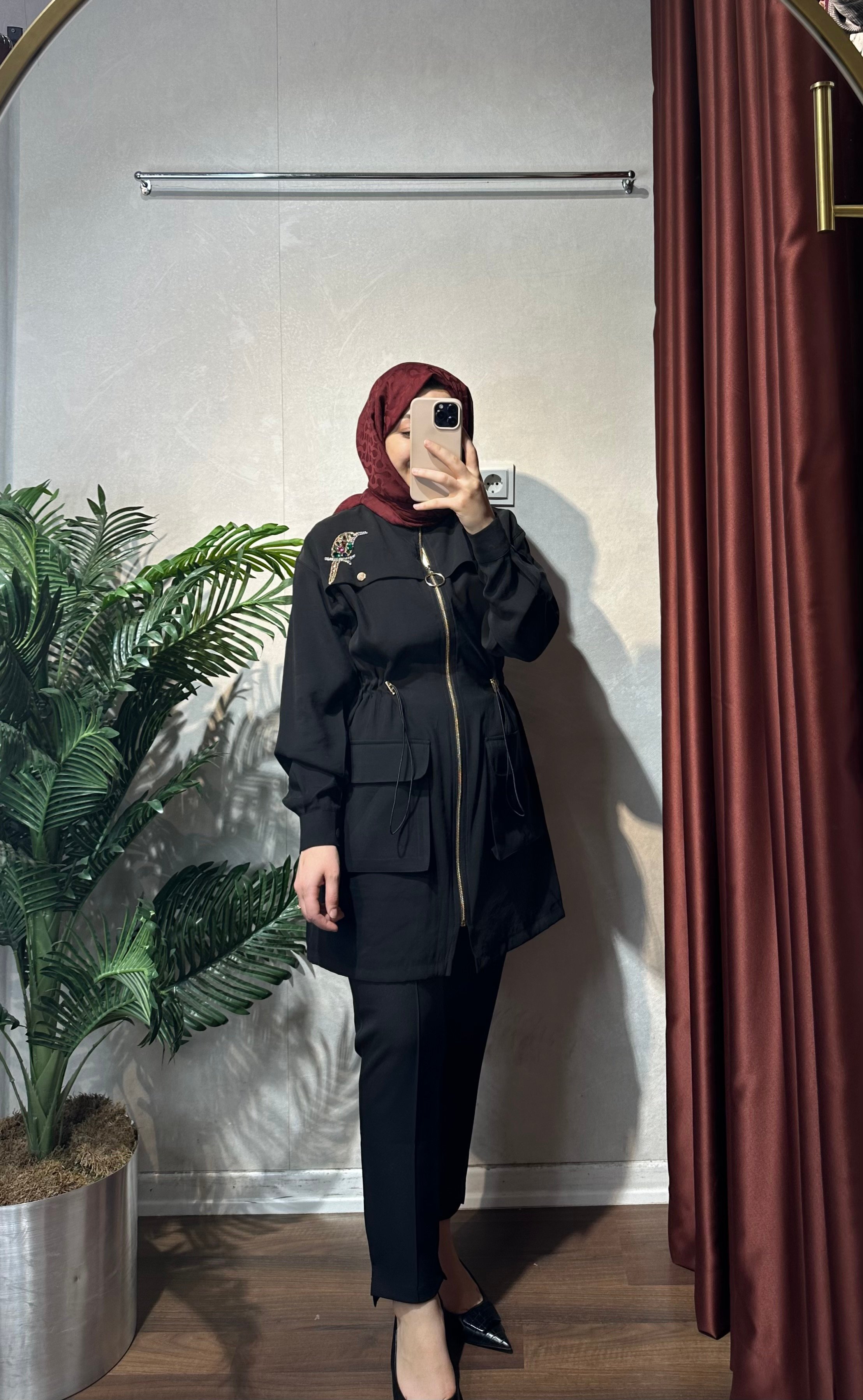 Kuş Aksesuarlı Kap