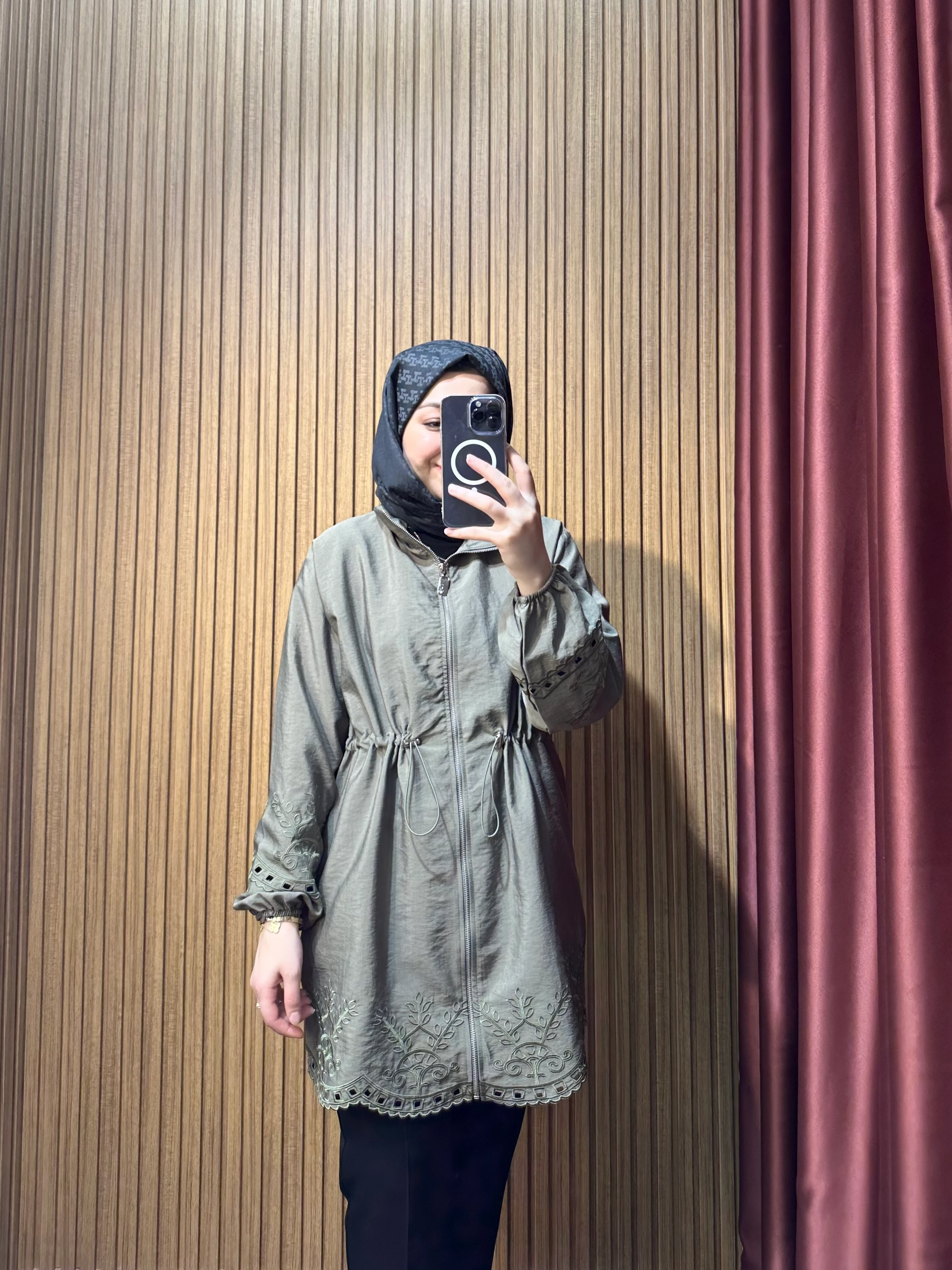 Nakış İşlemeli Kap