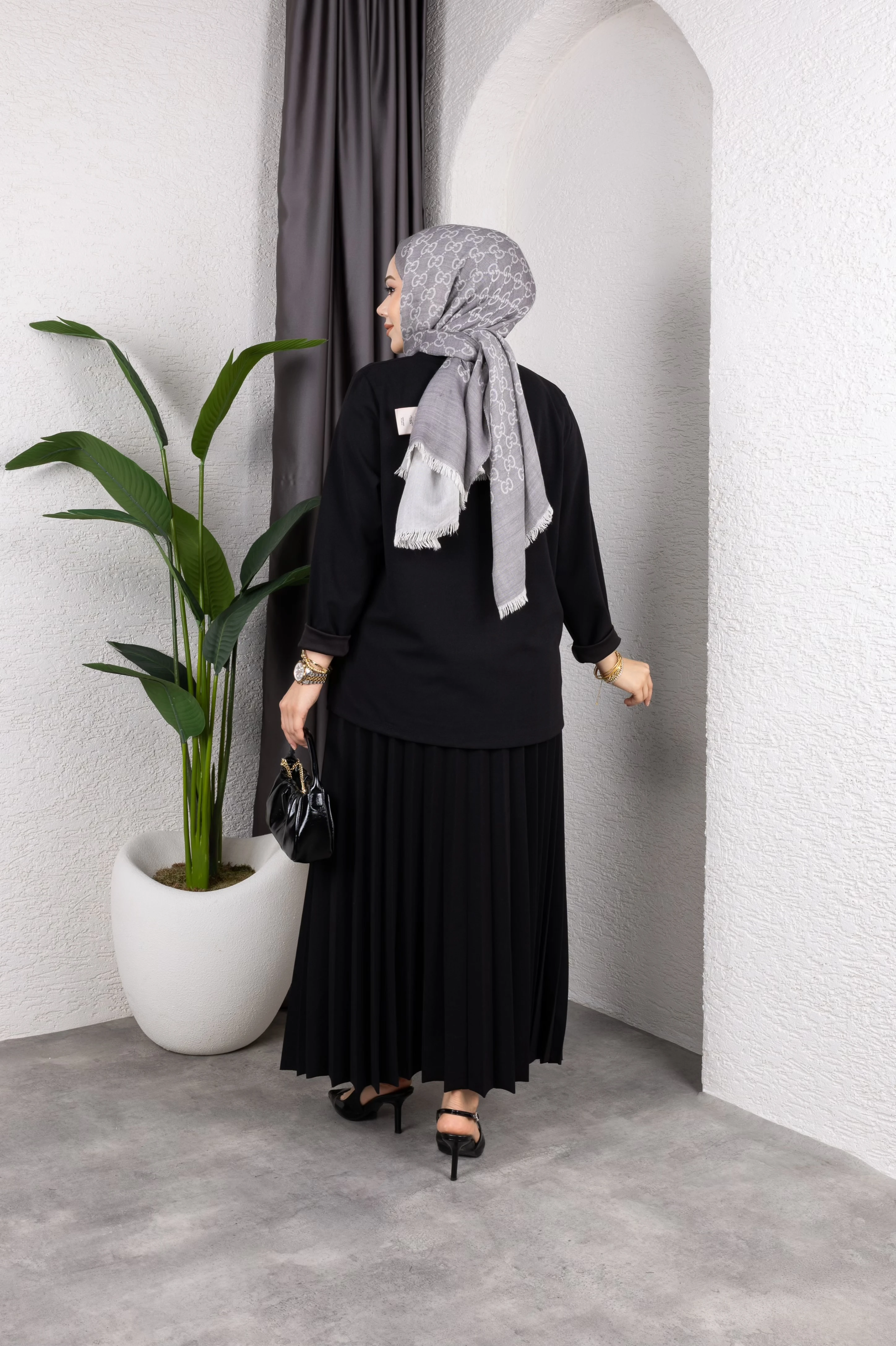 Broşlu Krep Etek Takım