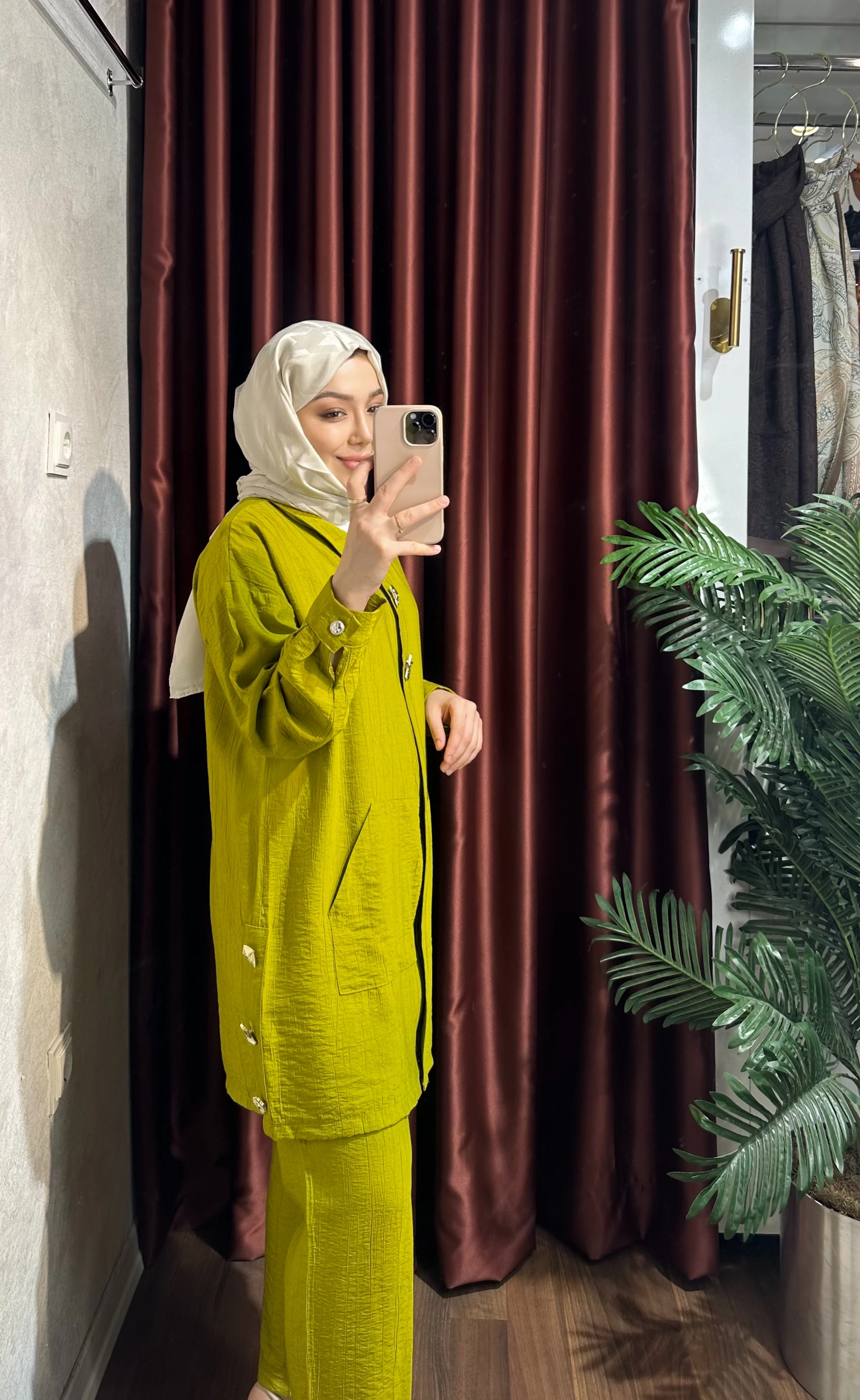 Güneş Broşlu Takım