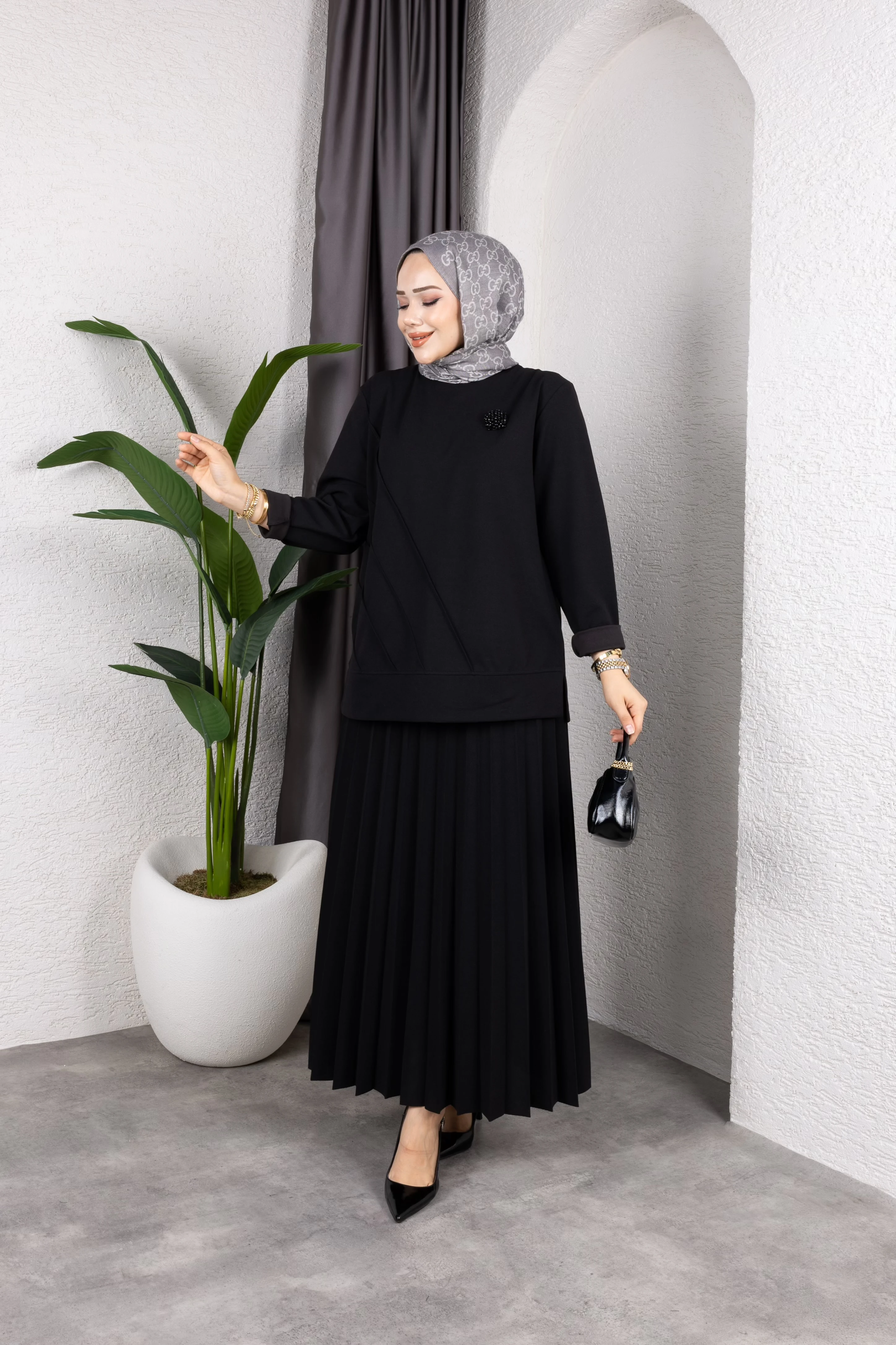 Broşlu Krep Etek Takım