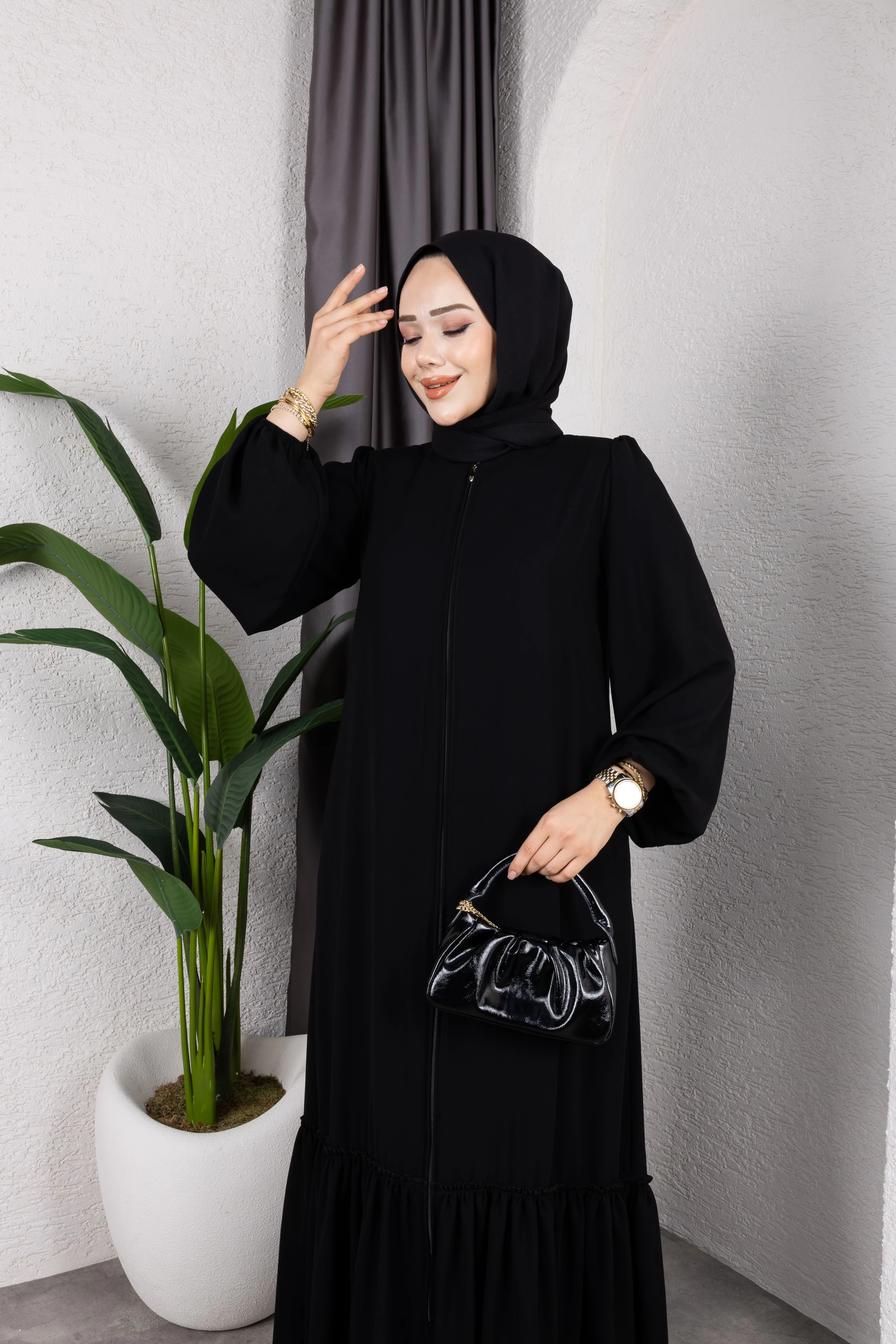 Eteği Fırfırlı Ferace