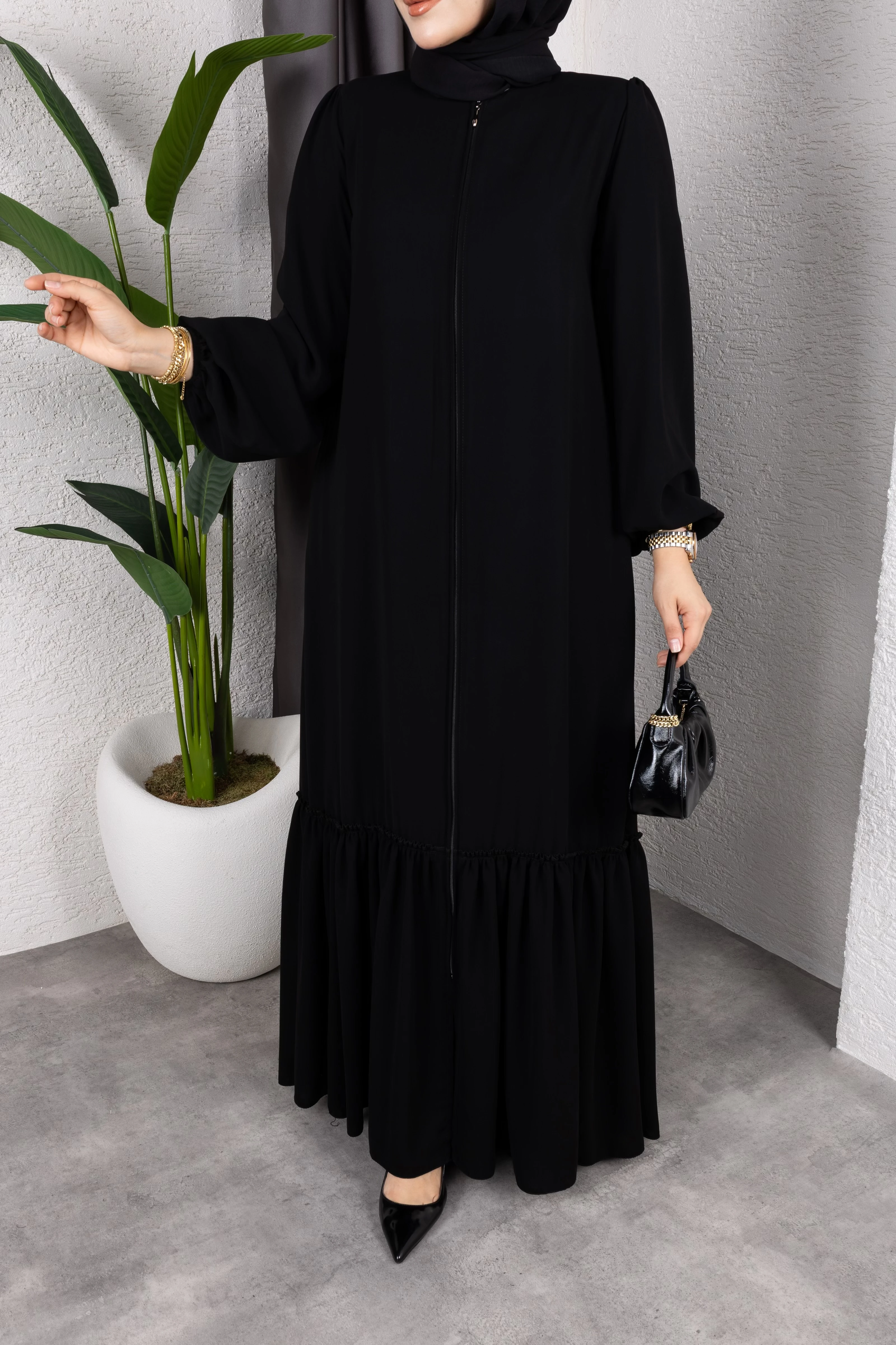 Eteği Fırfırlı Ferace