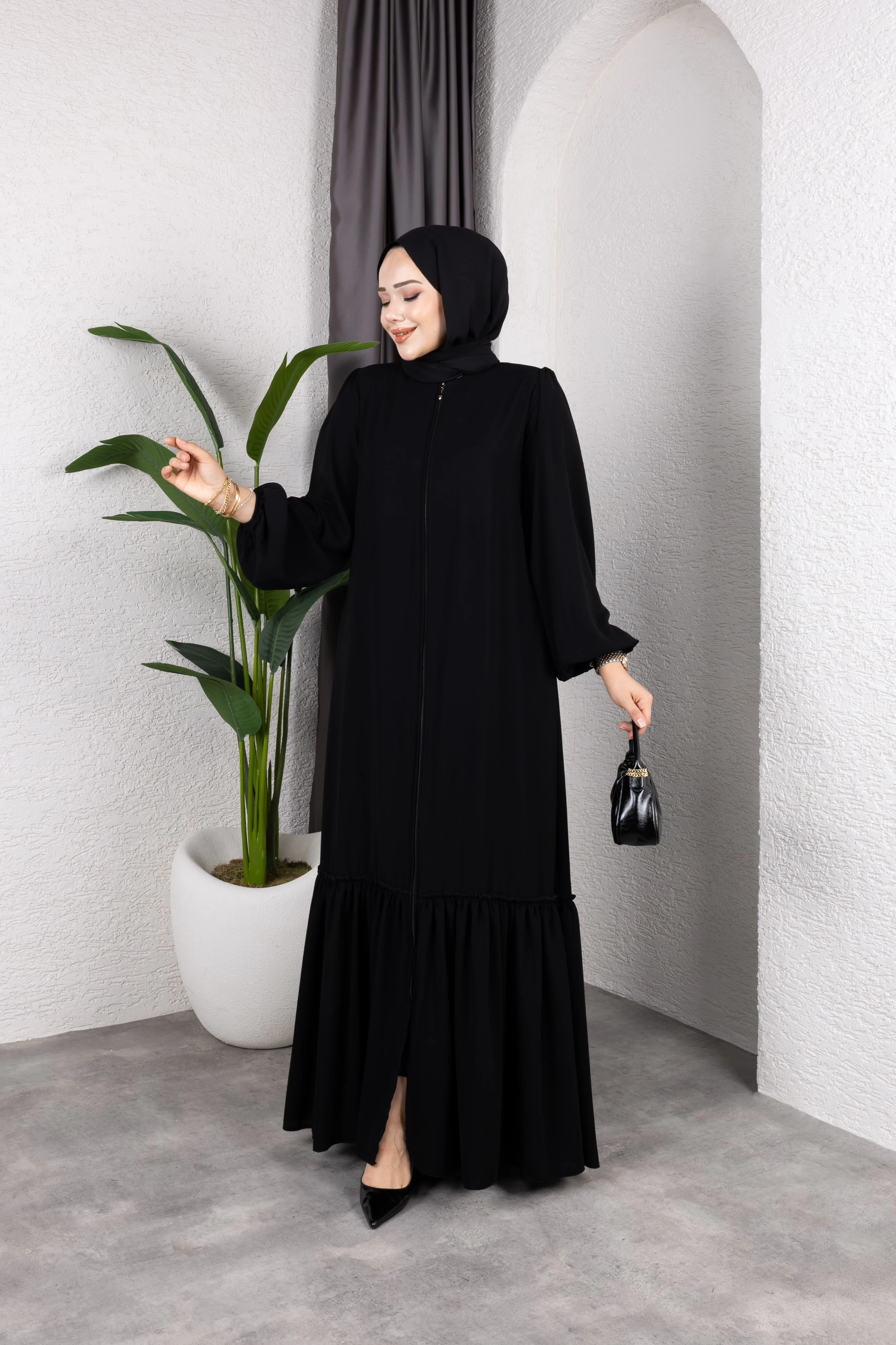 Eteği Fırfırlı Ferace