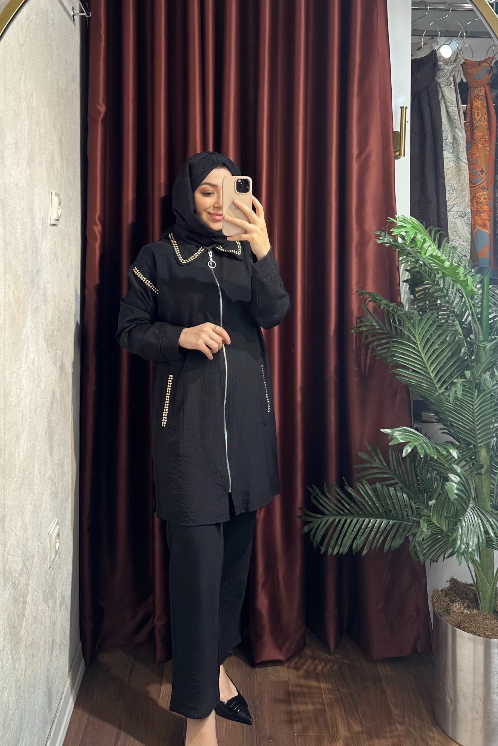 Taş Yaka Detaylı Takım - Siyah