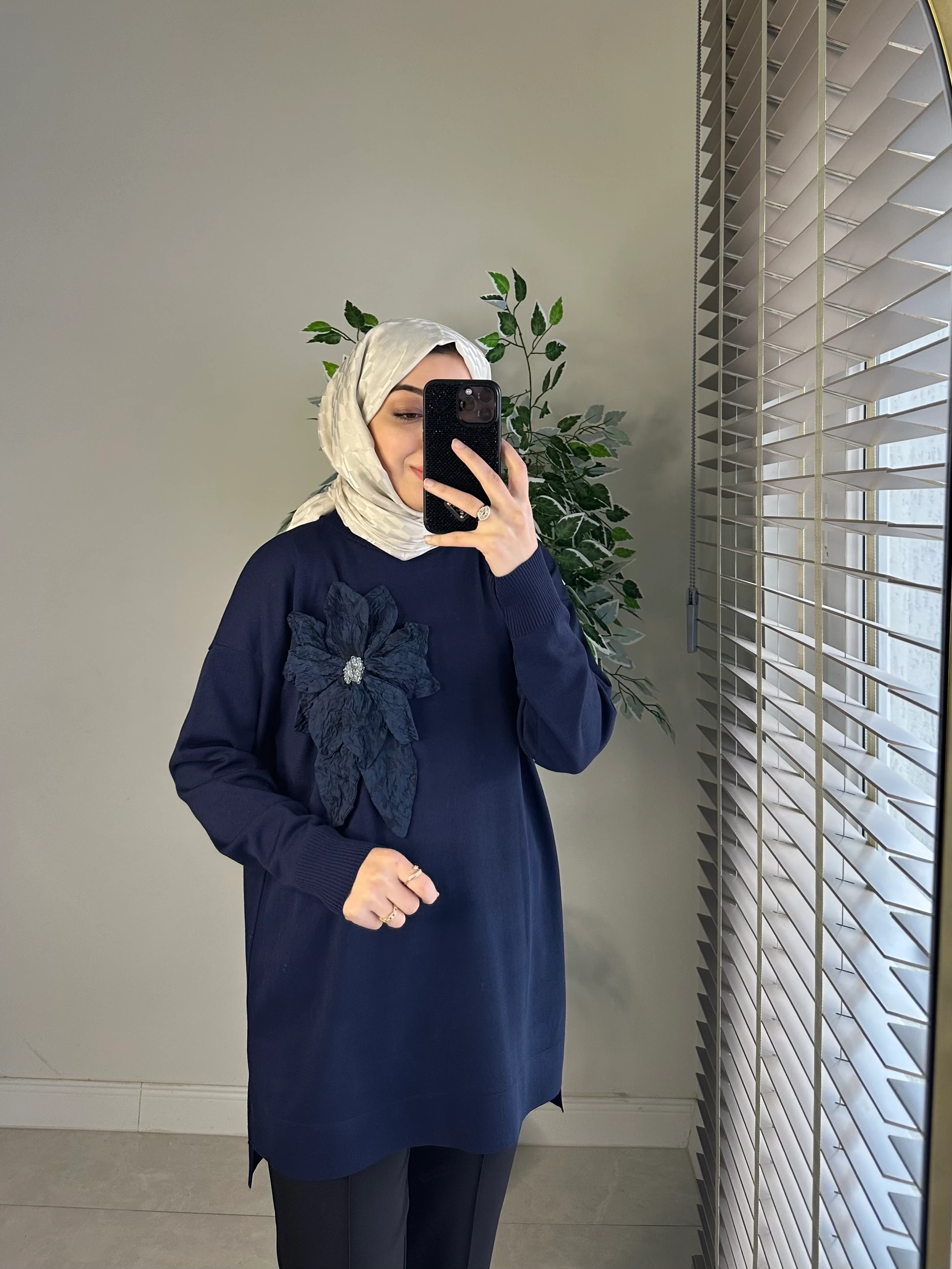 Gül Detaylı Merserize Tunik - Lacivert