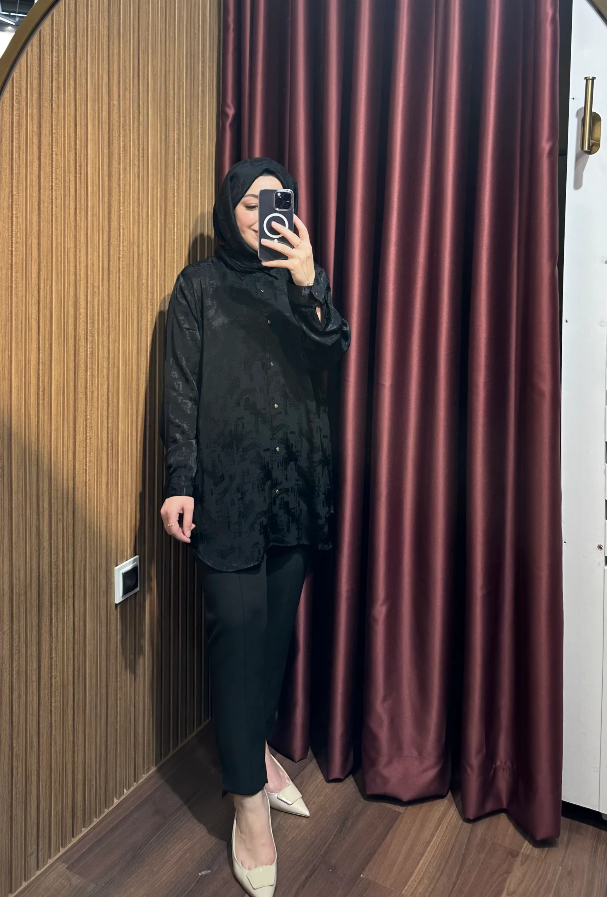 Desenli Saten Gömlek