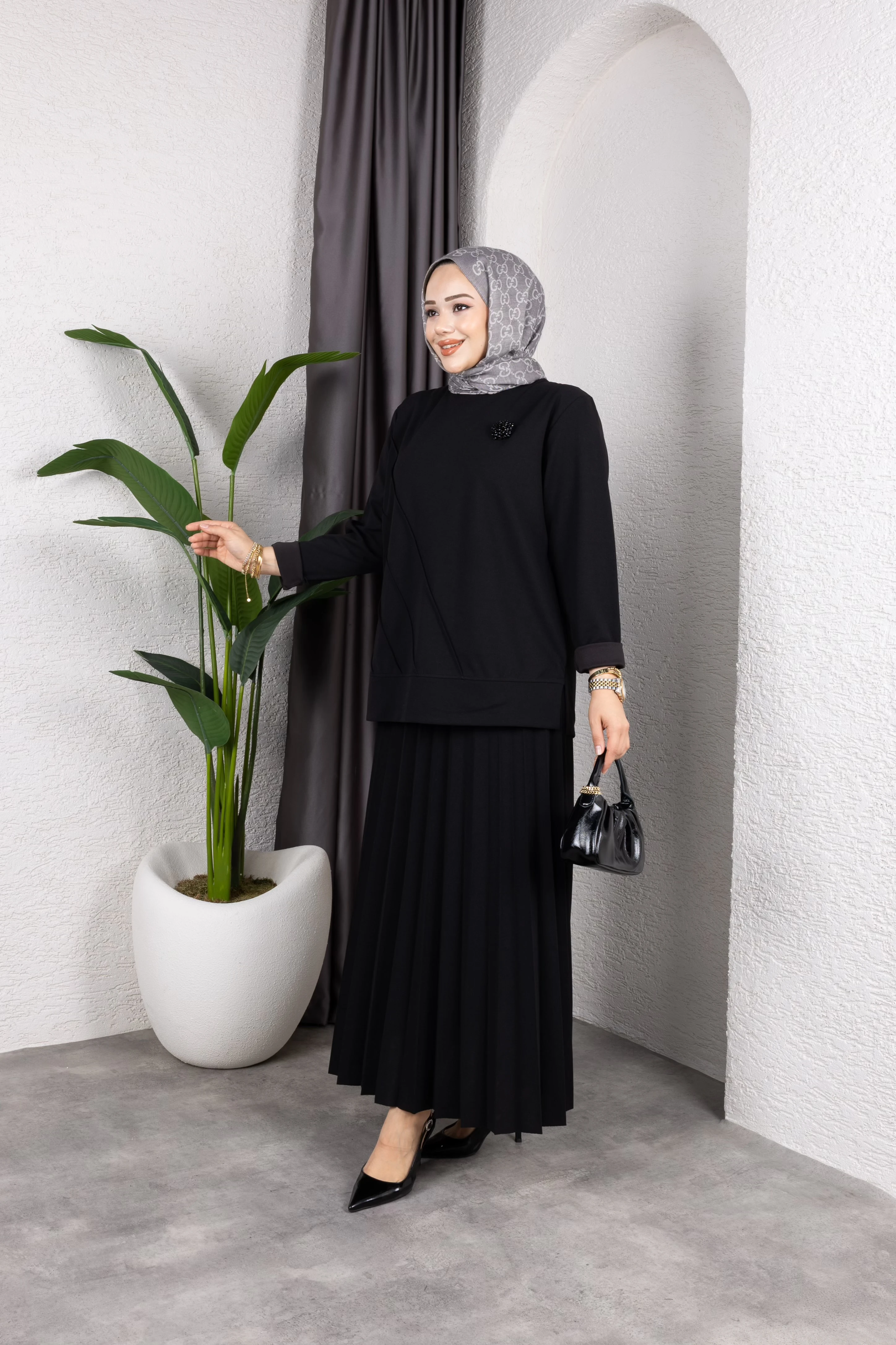 Broşlu Krep Etek Takım