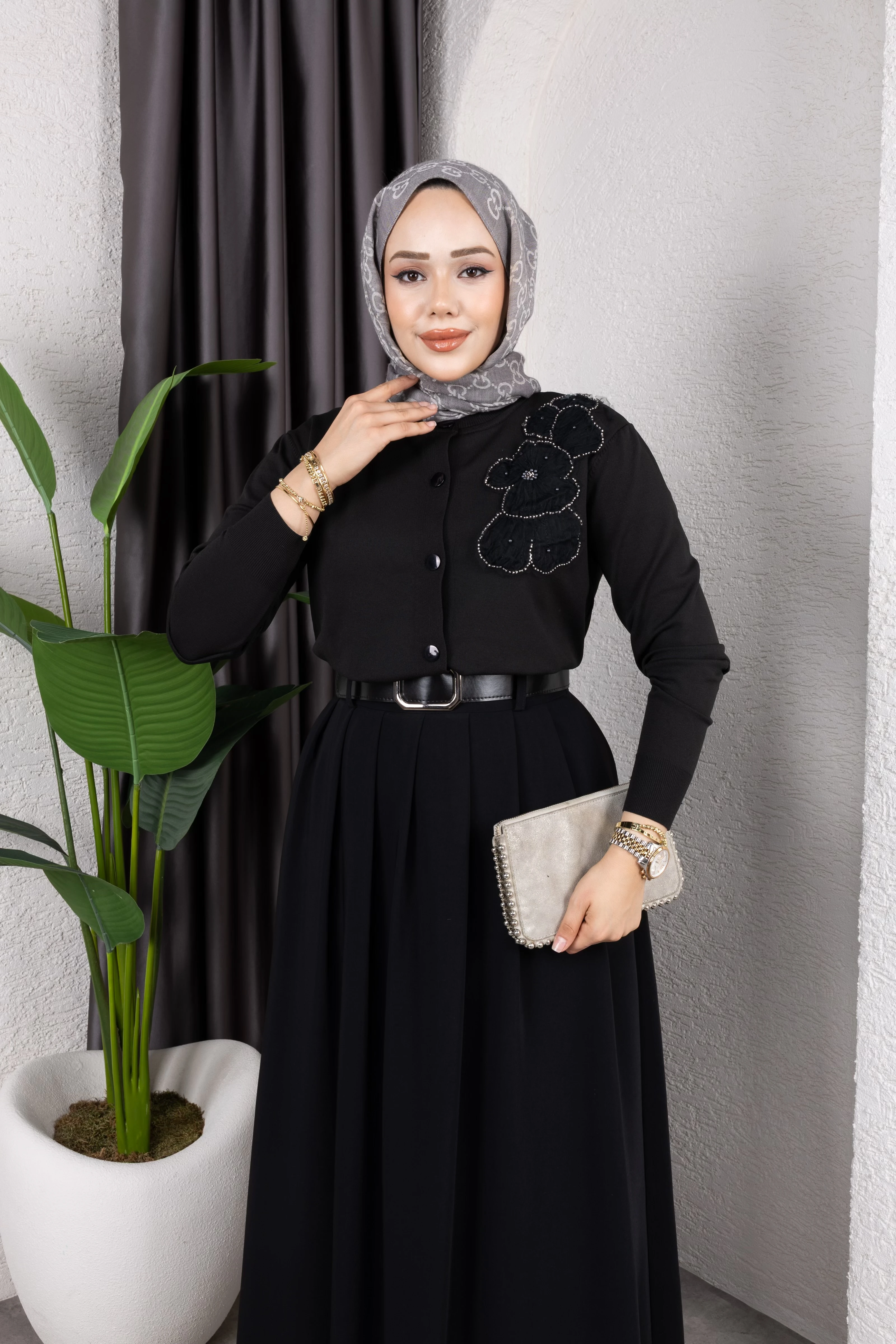 İşlemeli Merserize Hırka - Siyah