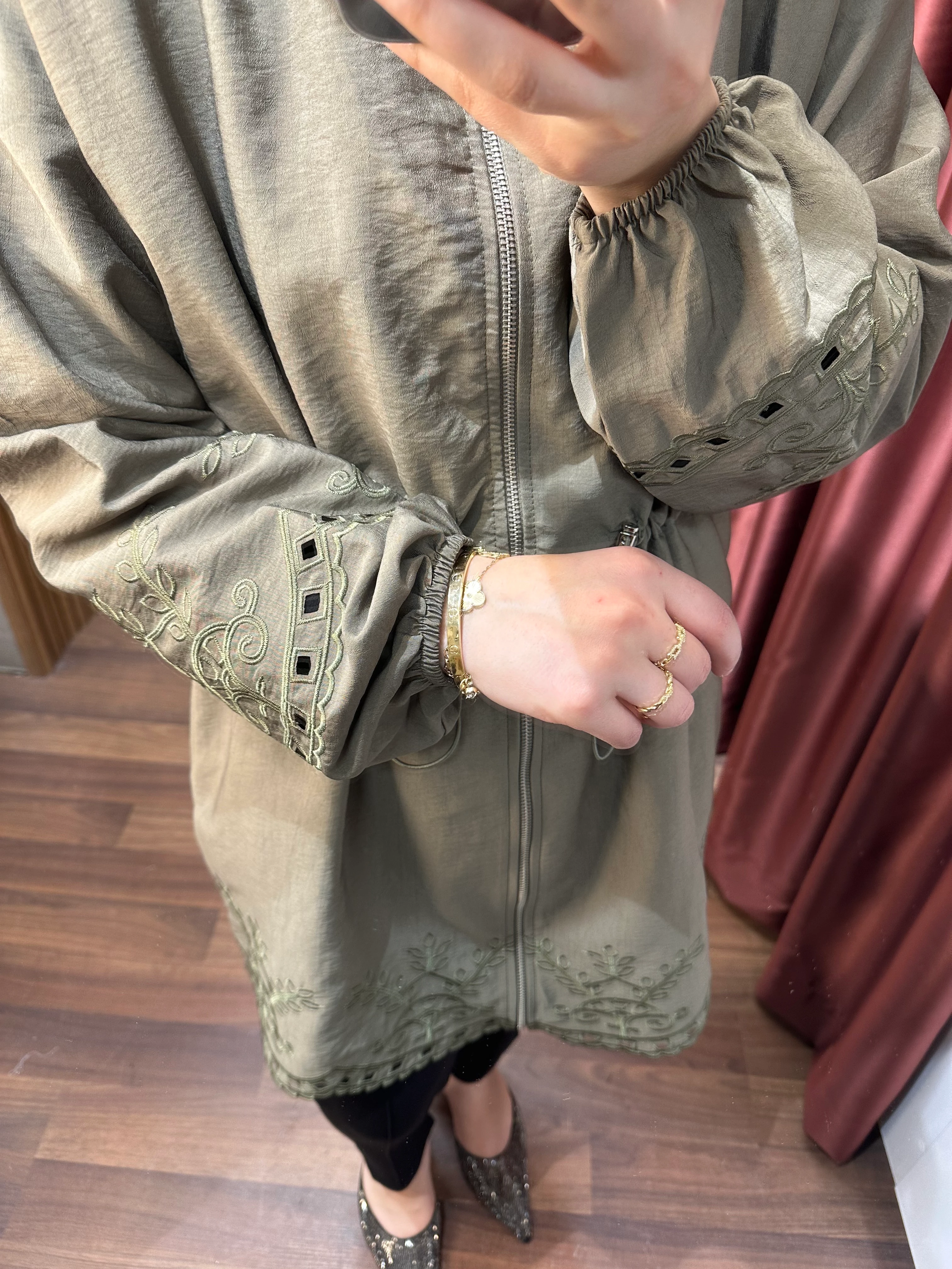 Nakış İşlemeli Kap