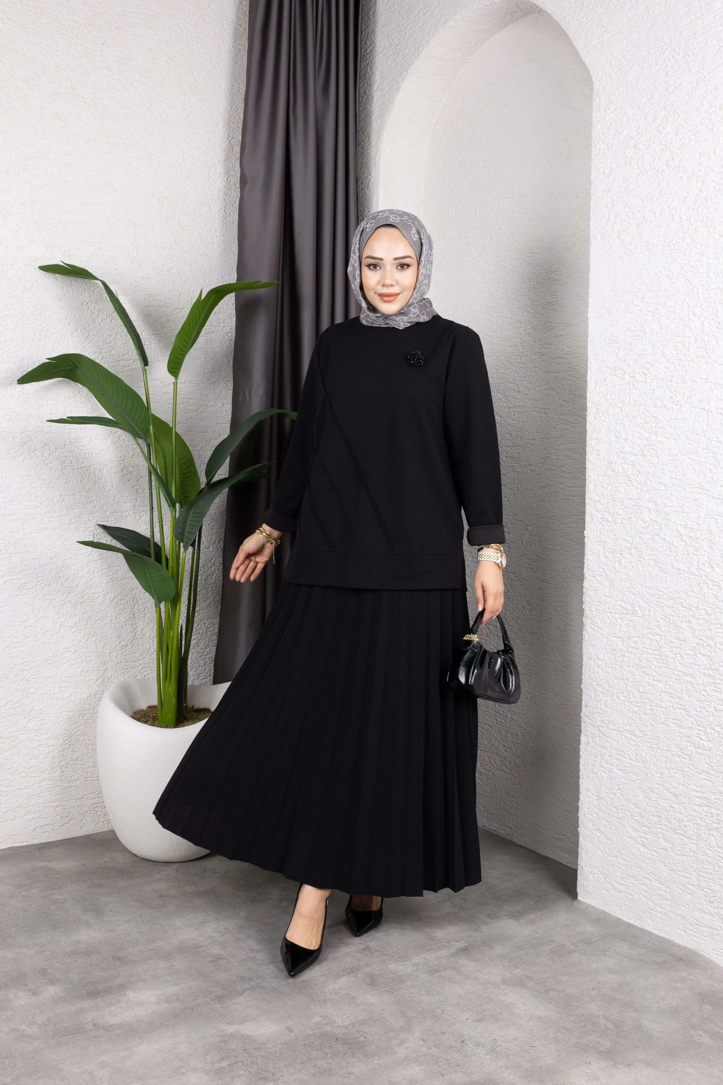 Broşlu Krep Etek Takım