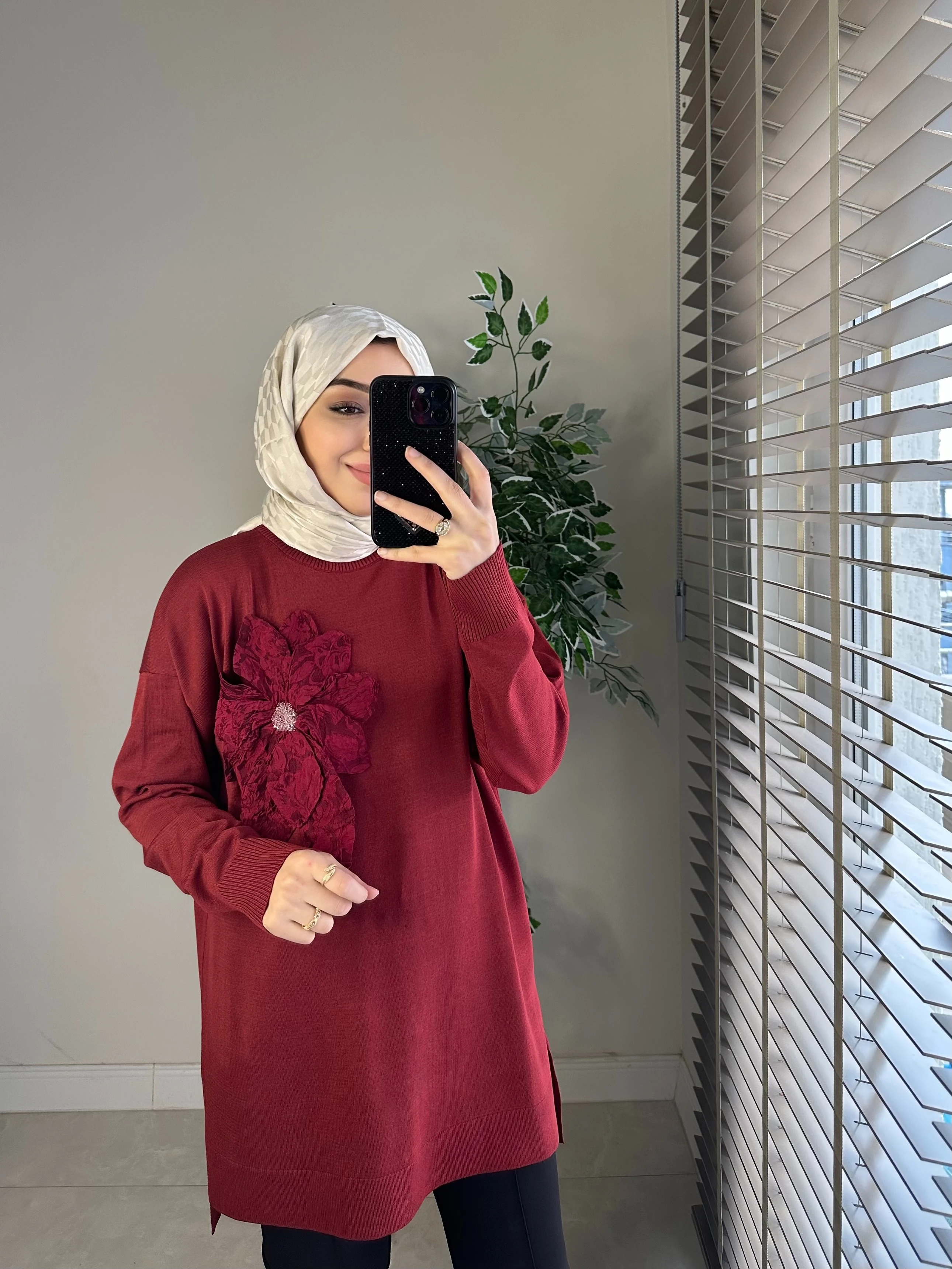 Gül Detaylı Merserize Tunik - Bordo