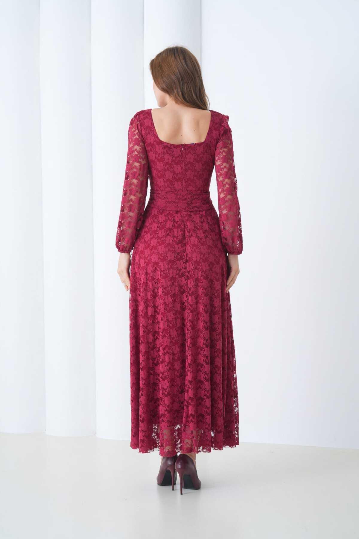 Kare Yaka Likralı Dantel Elbise