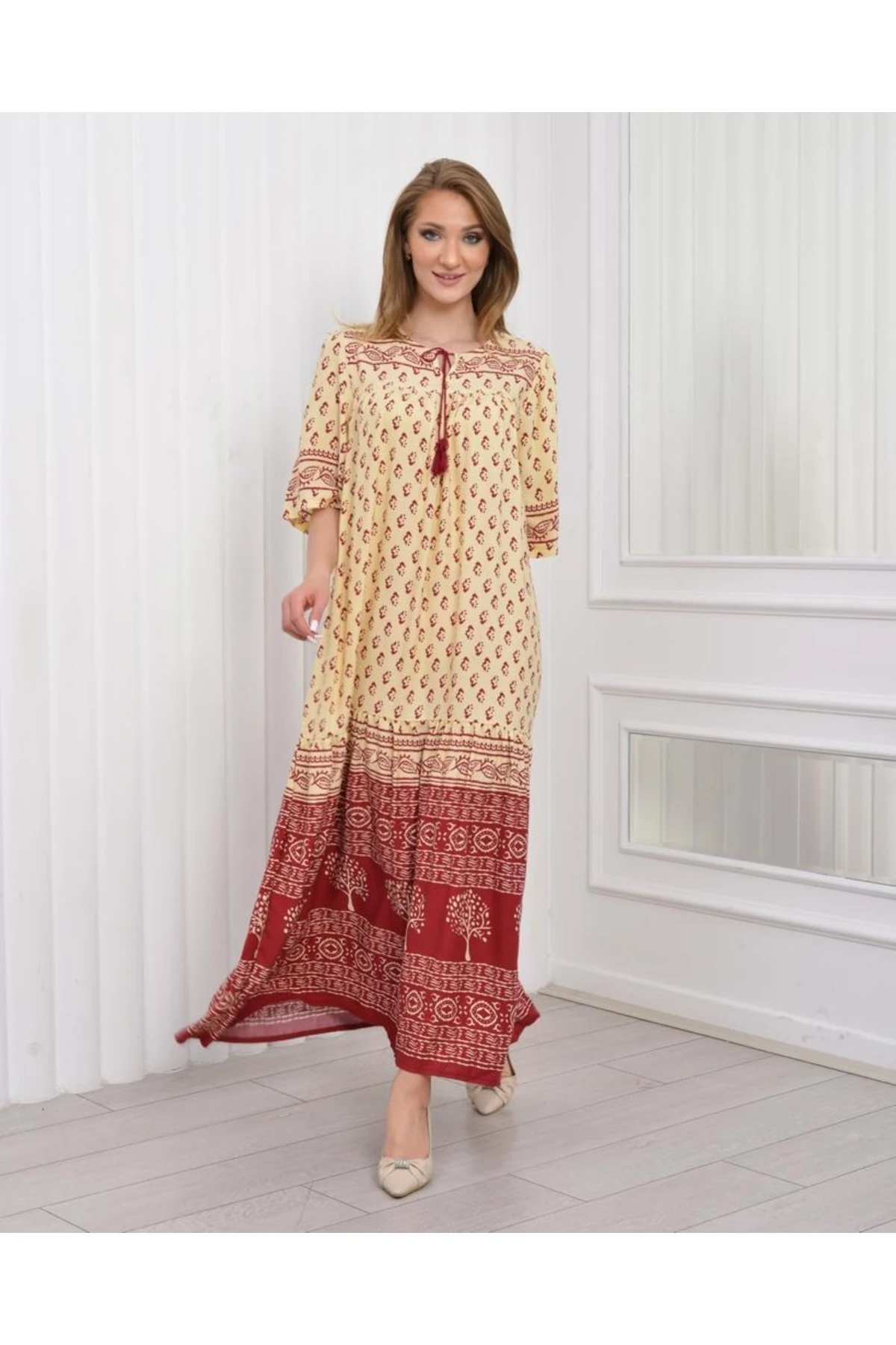Eteği Desenli Yarım Kol Viskon