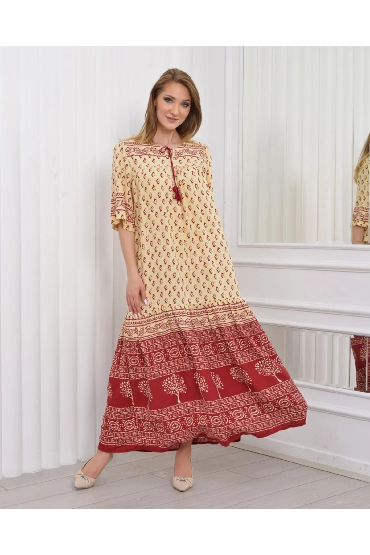 Eteği Desenli Yarım Kol Viskon
